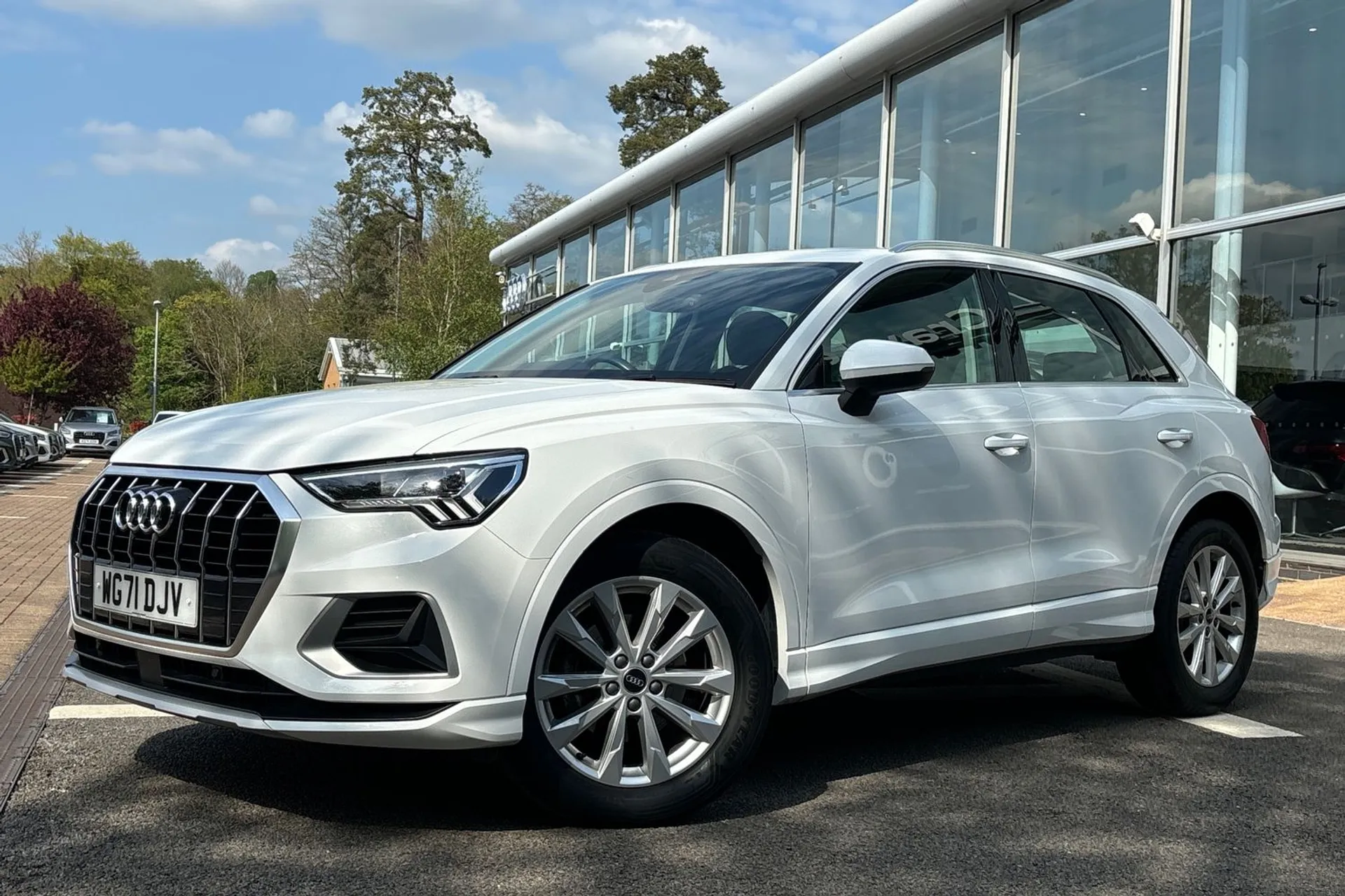 Audi Q3 thumbnail image number 10