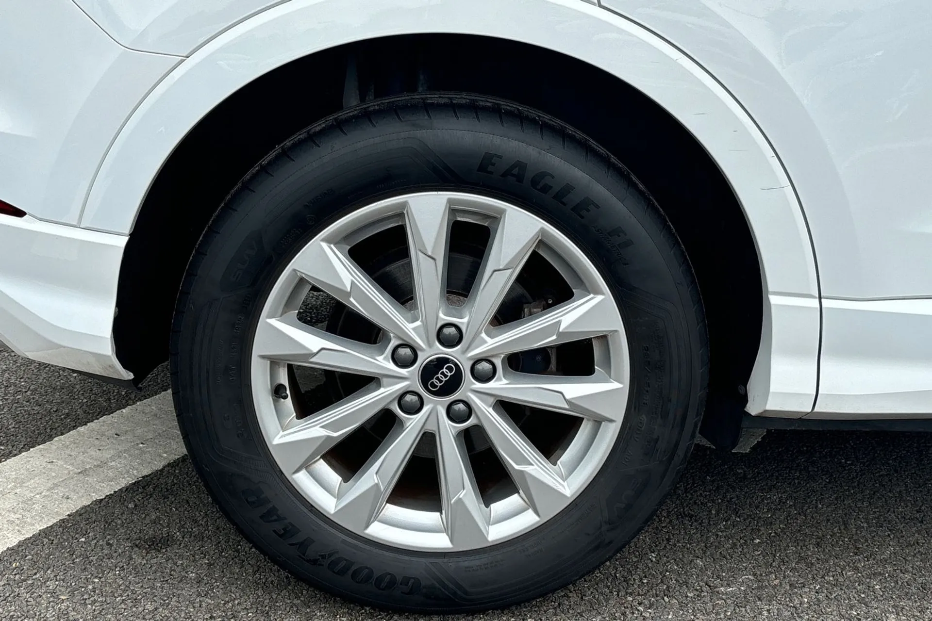 Audi Q3 thumbnail image number 12