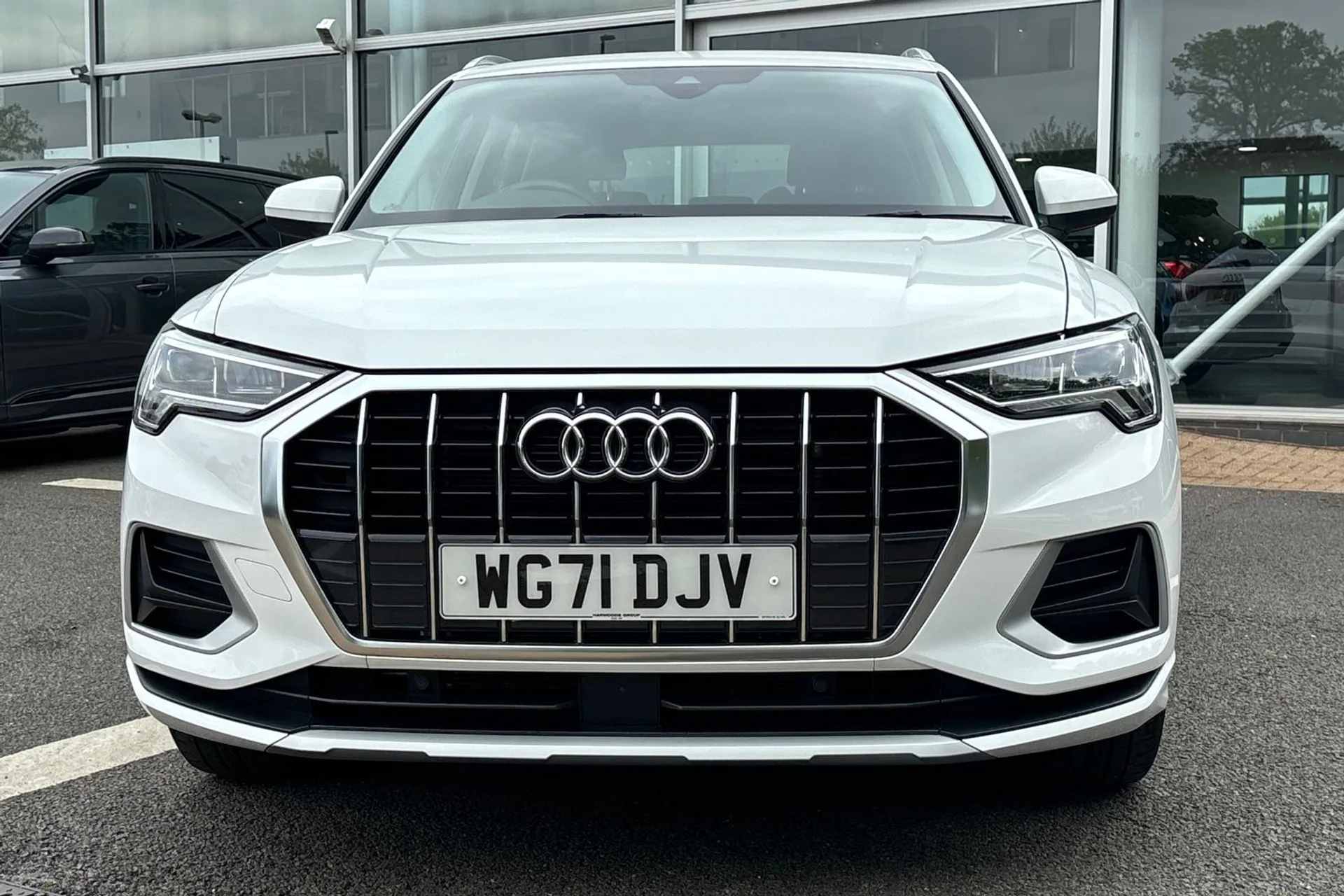 Audi Q3 thumbnail image number 11