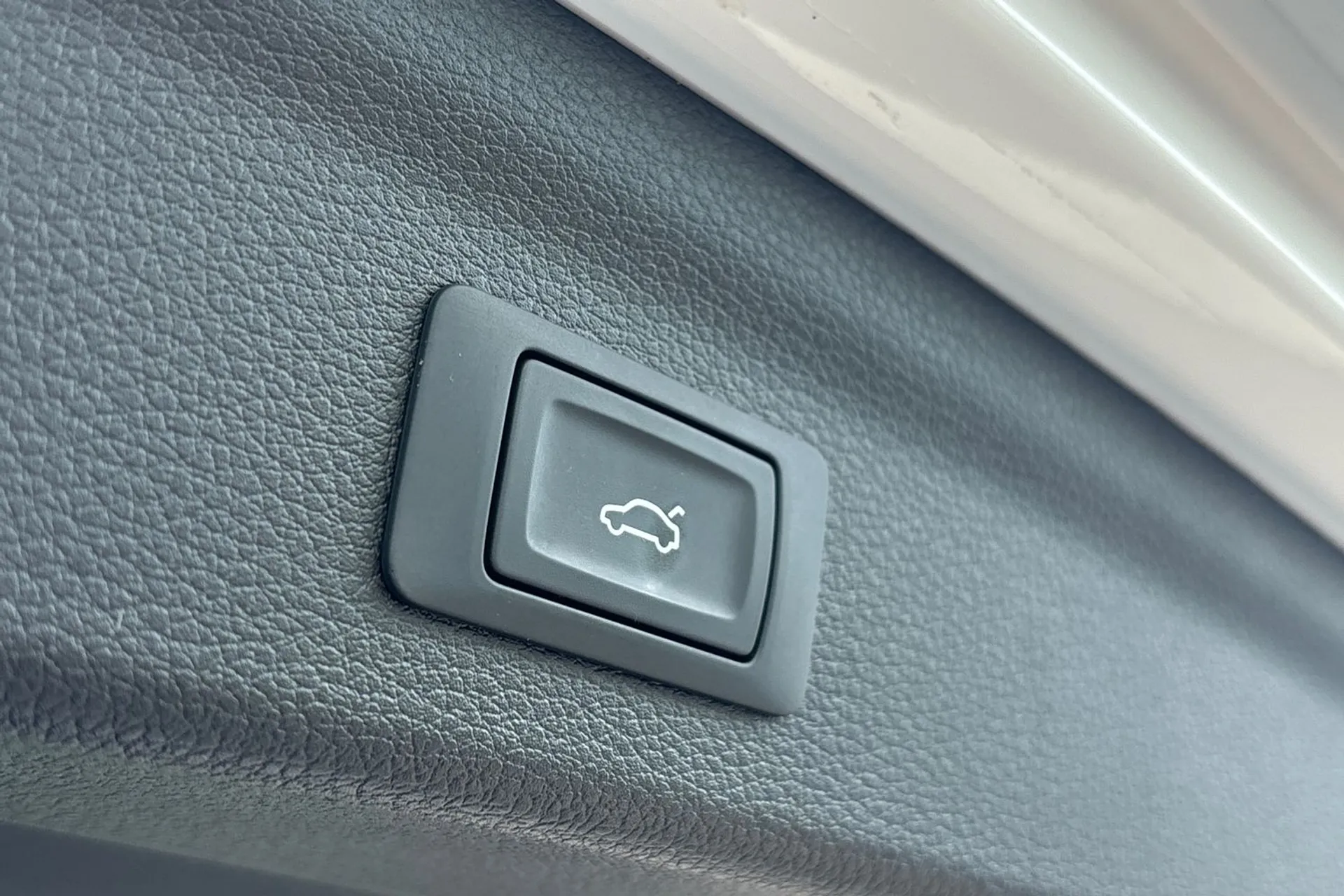 Audi Q3 thumbnail image number 19