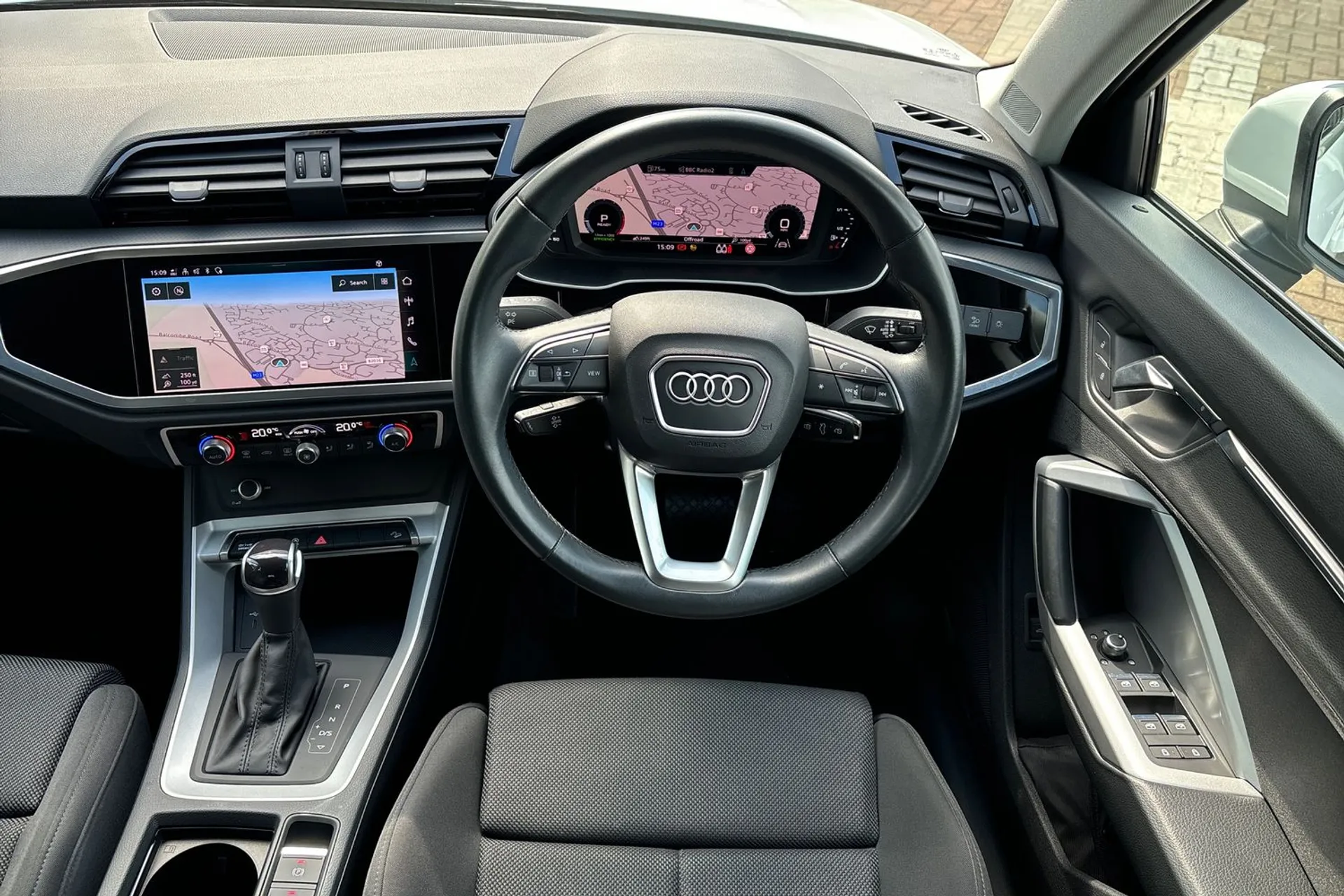Audi Q3 thumbnail image number 34