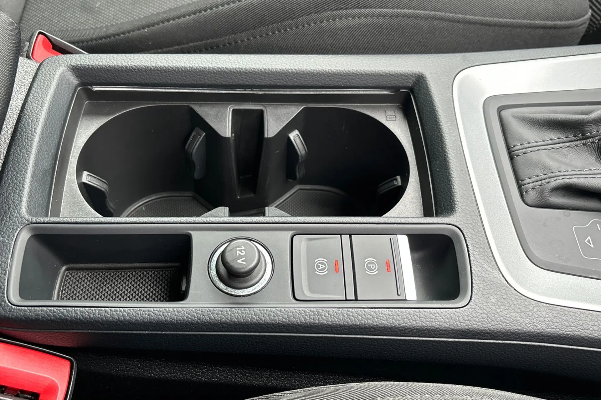 Audi Q3 thumbnail image number 43