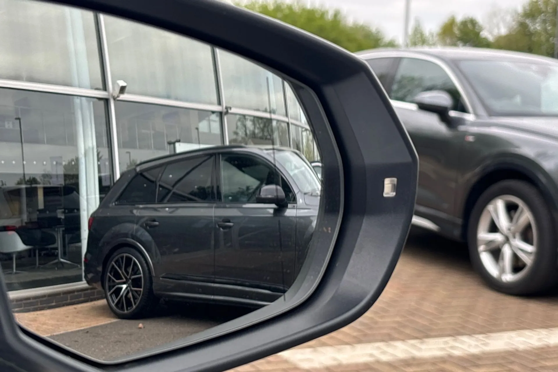 Audi Q3 thumbnail image number 47