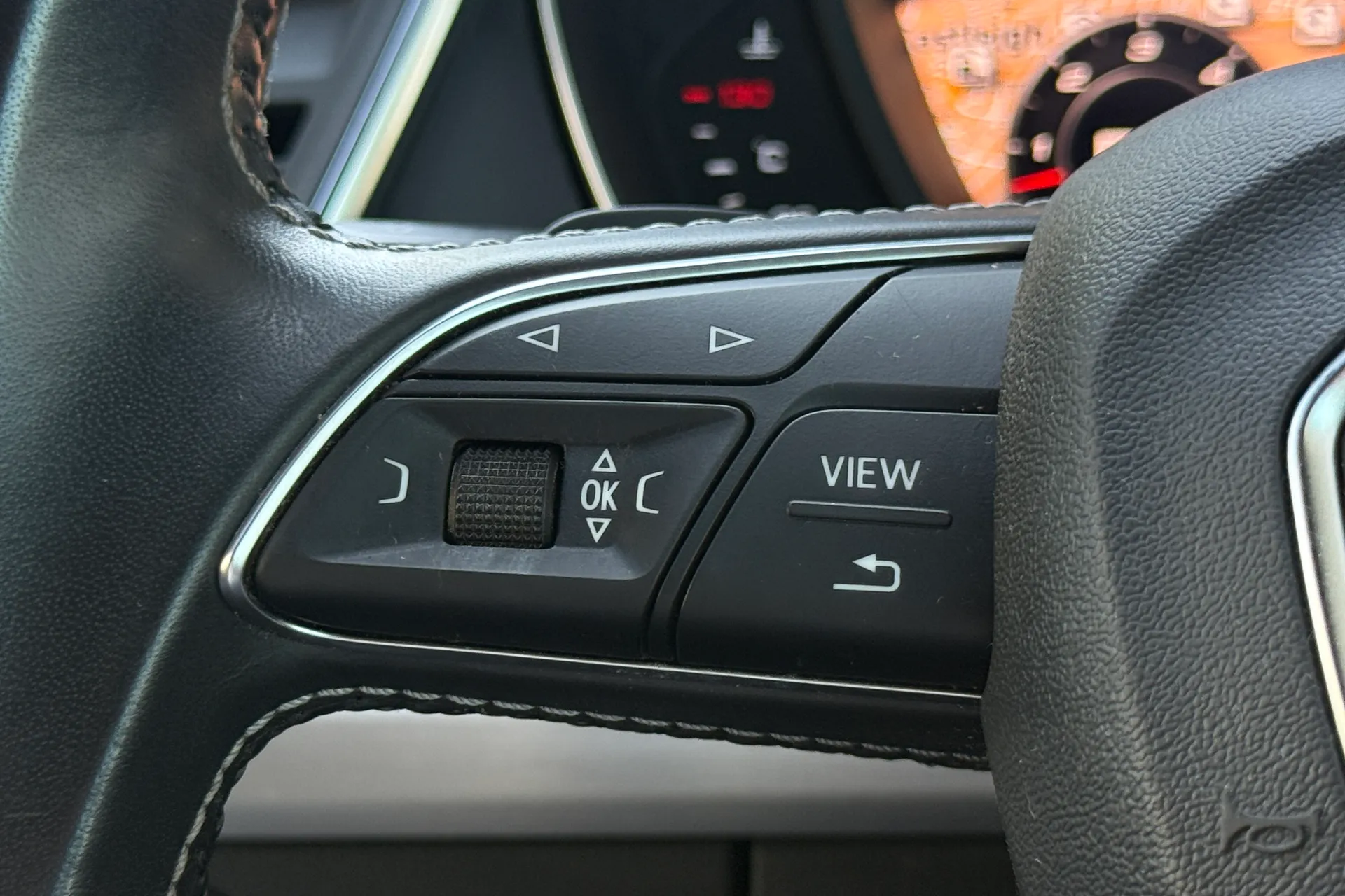 Audi Q5 thumbnail image number 10