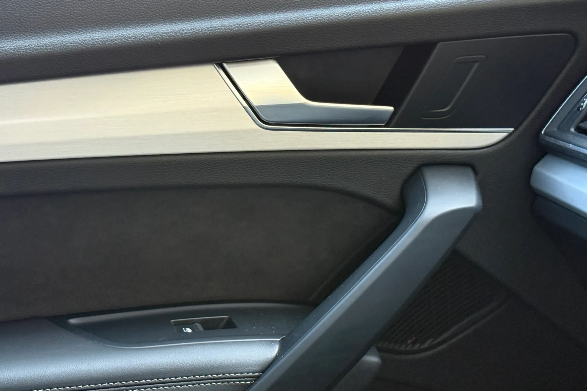 Audi Q5 thumbnail image number 33