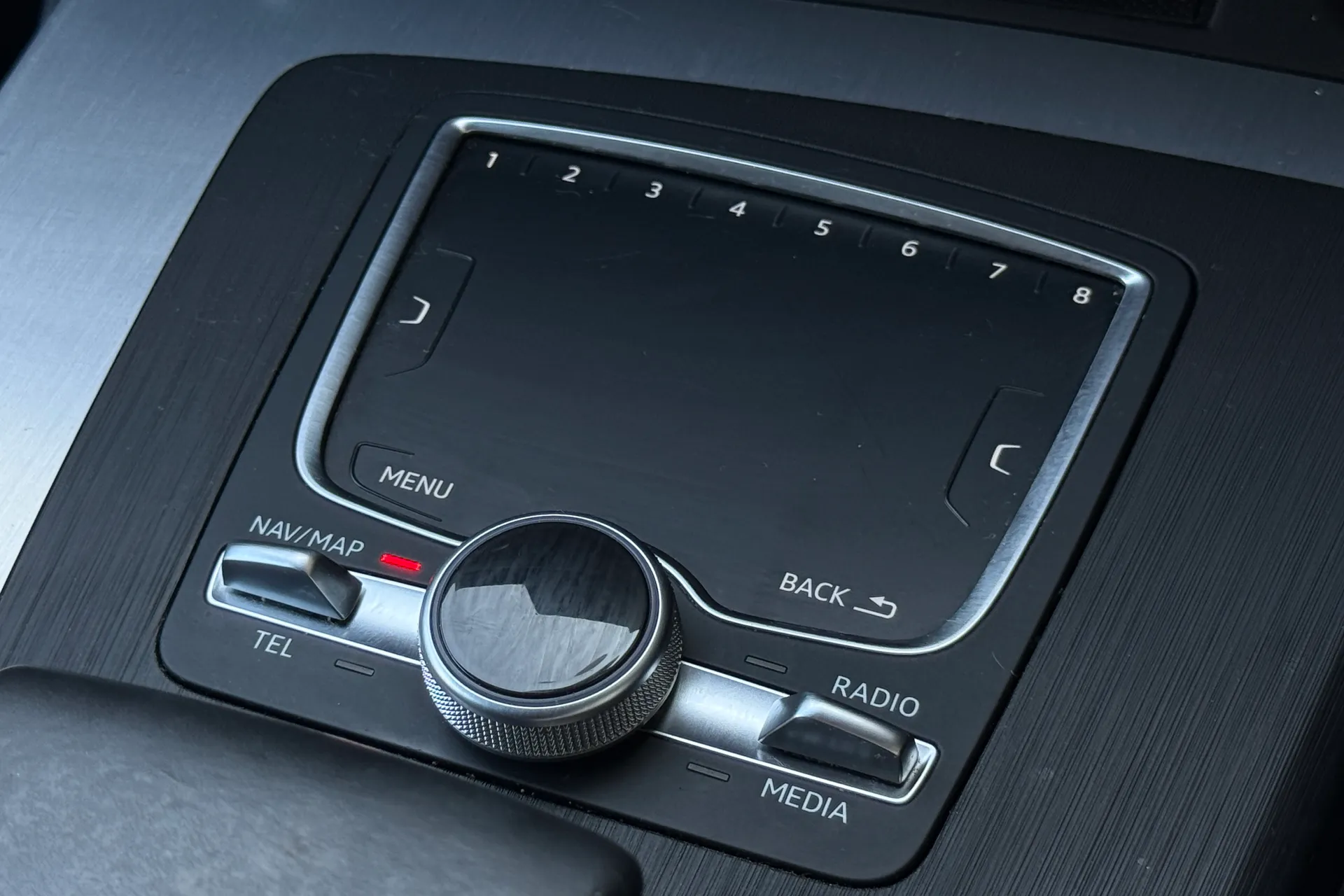 Audi Q5 thumbnail image number 24