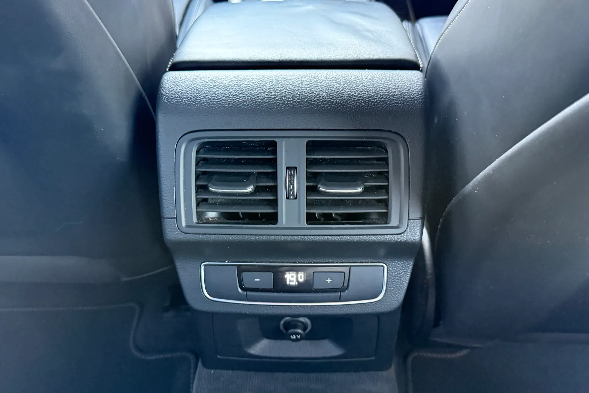 Audi Q5 thumbnail image number 44