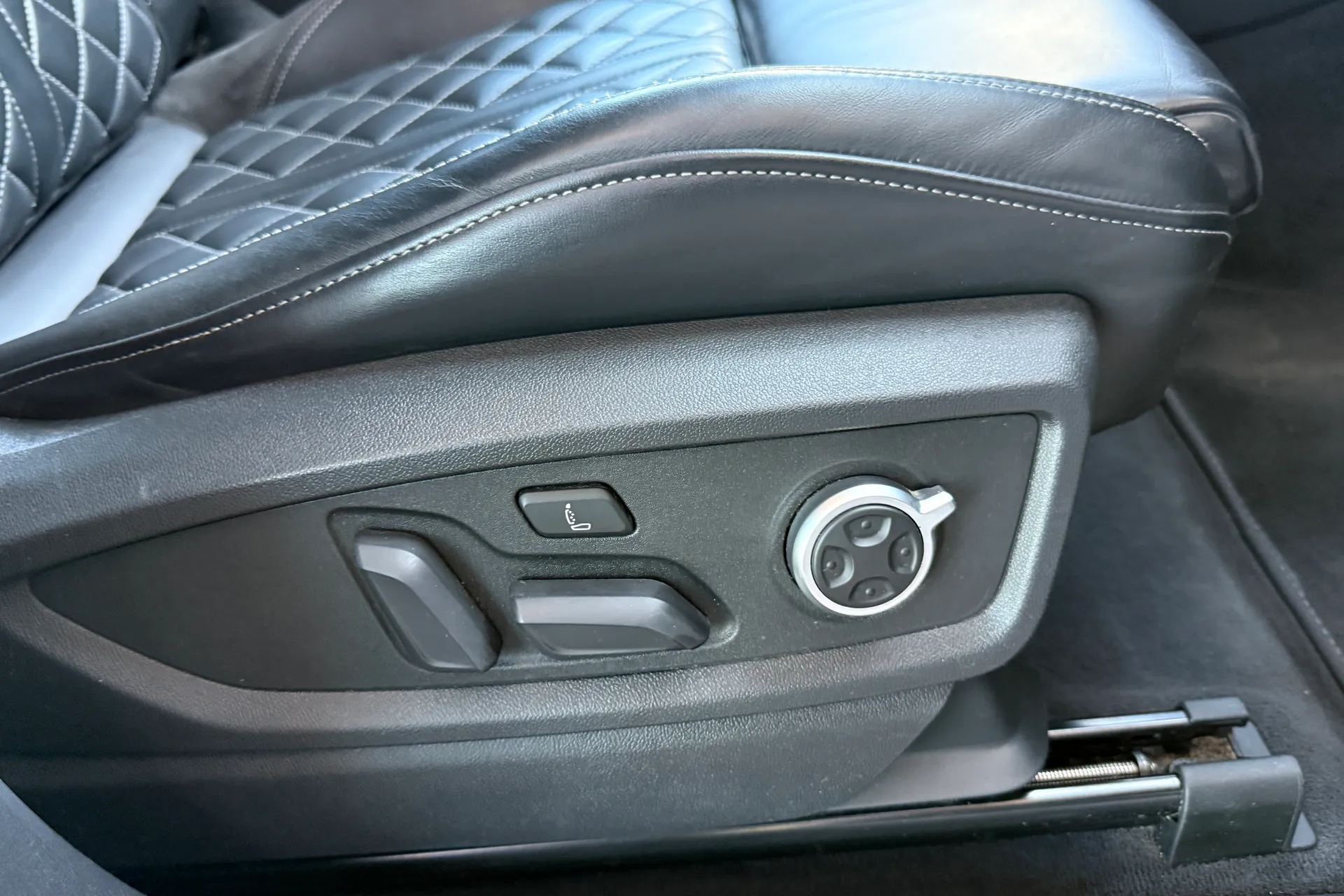 Audi Q5 thumbnail image number 37
