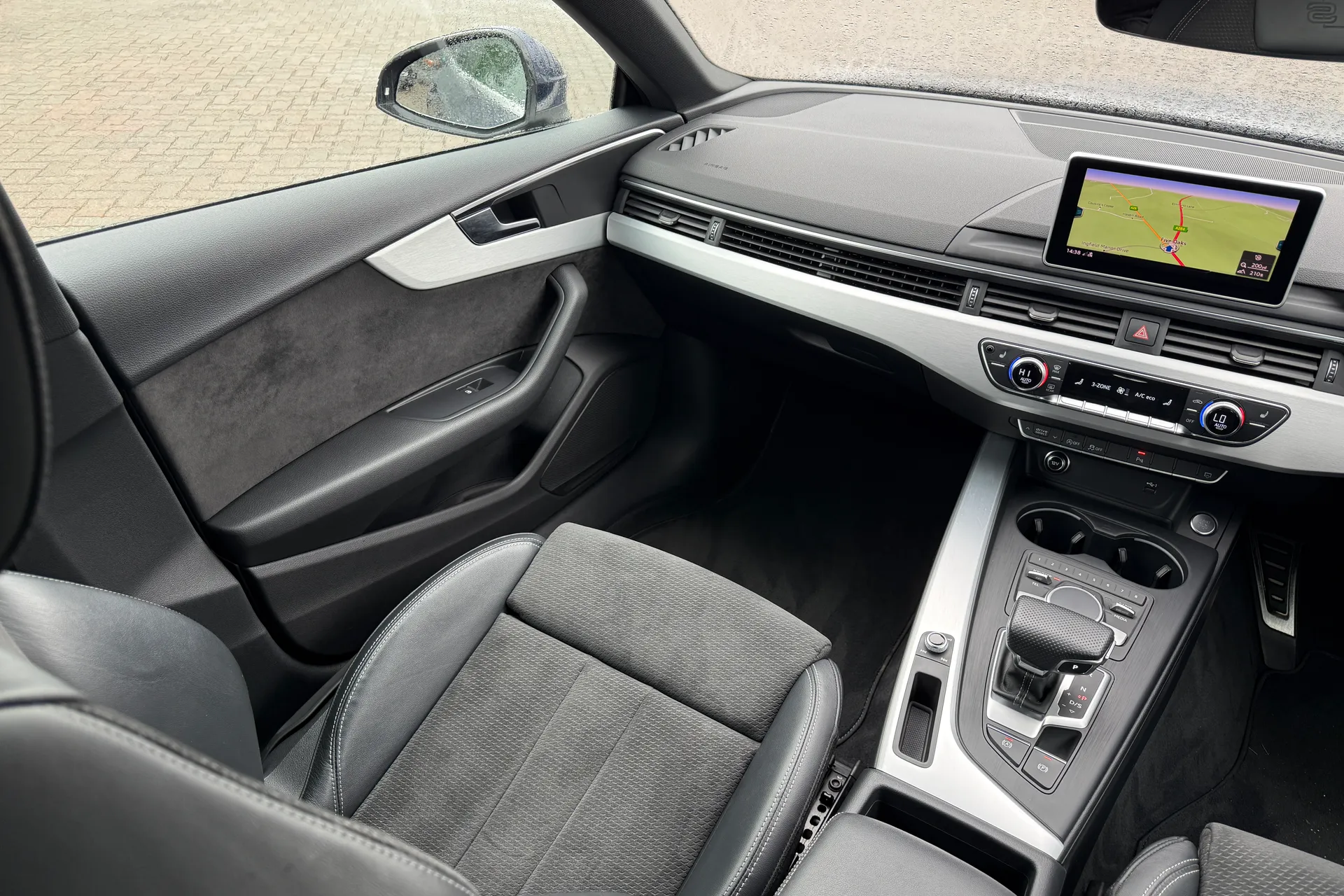 Audi A5 thumbnail image number 36