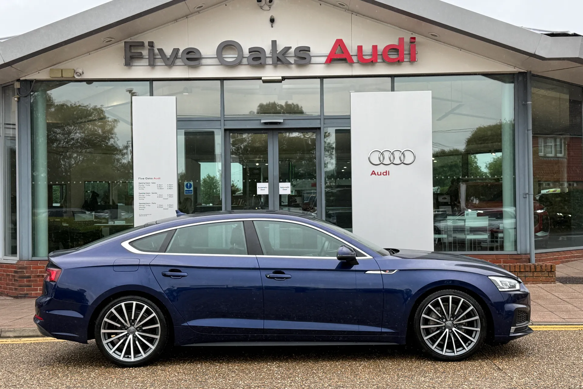 Audi A5 thumbnail image number 2