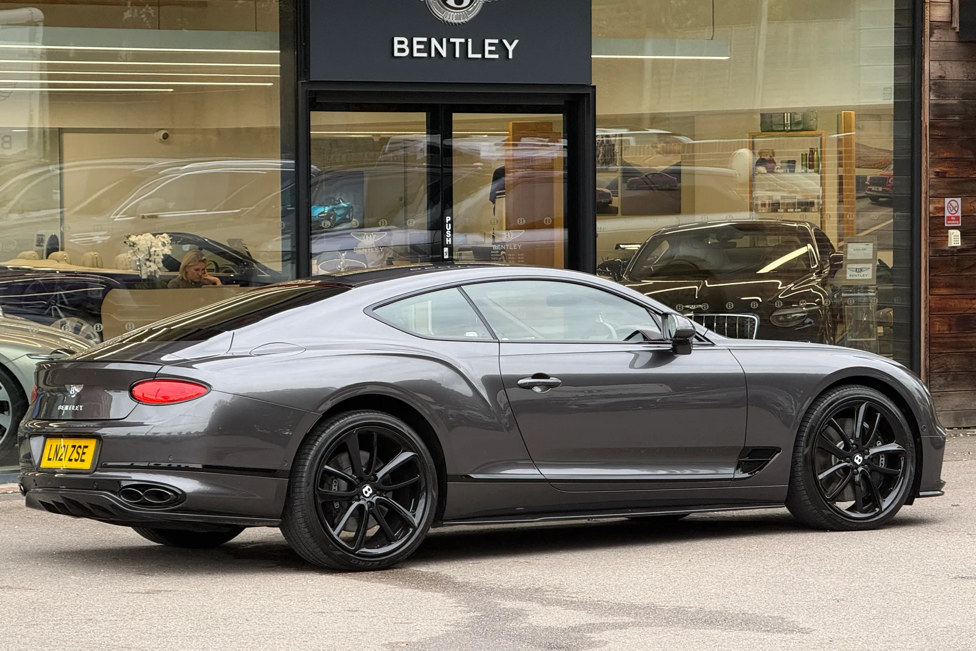 Bentley CONTINENTAL GT thumbnail image number 11