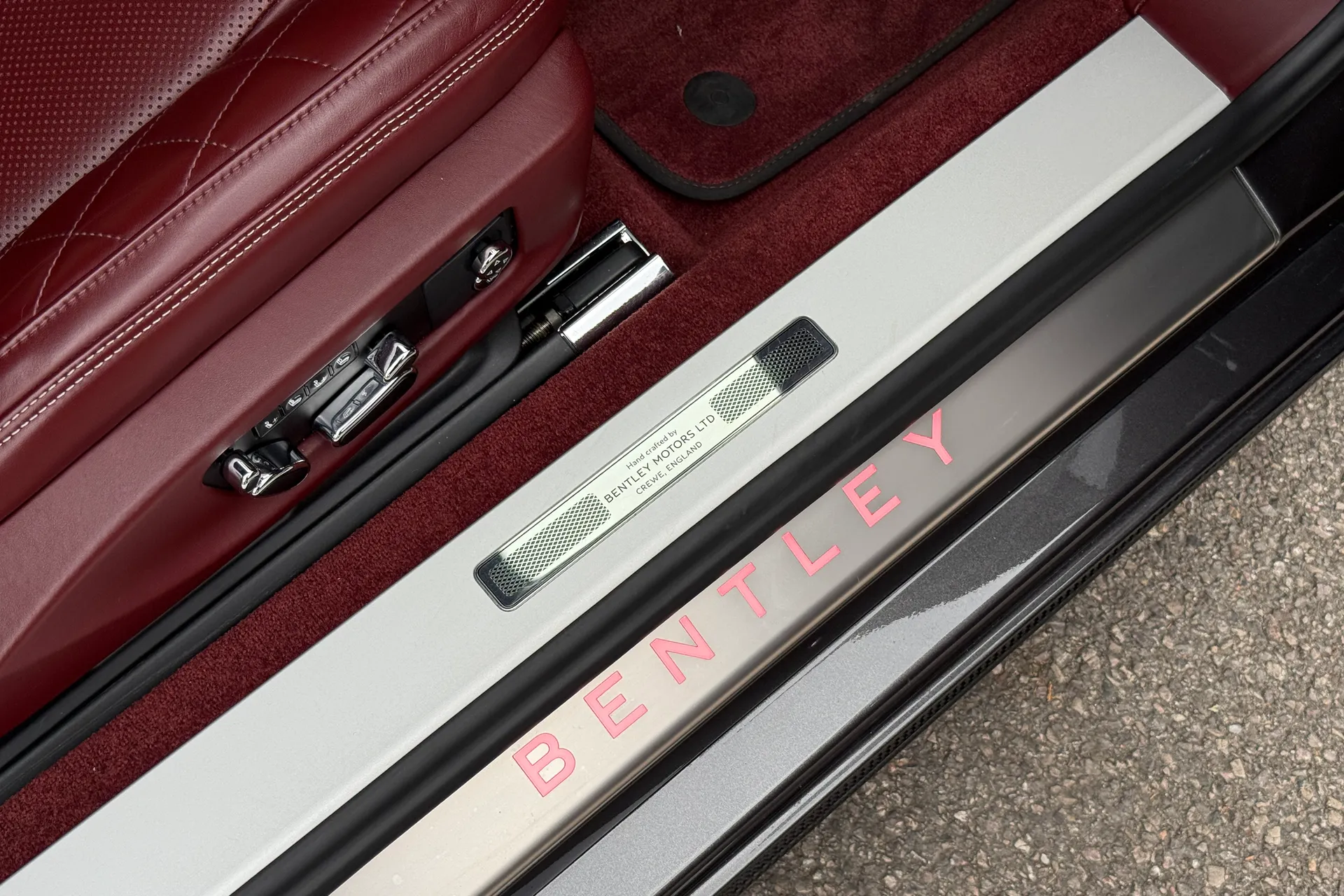 Bentley CONTINENTAL GT thumbnail image number 22