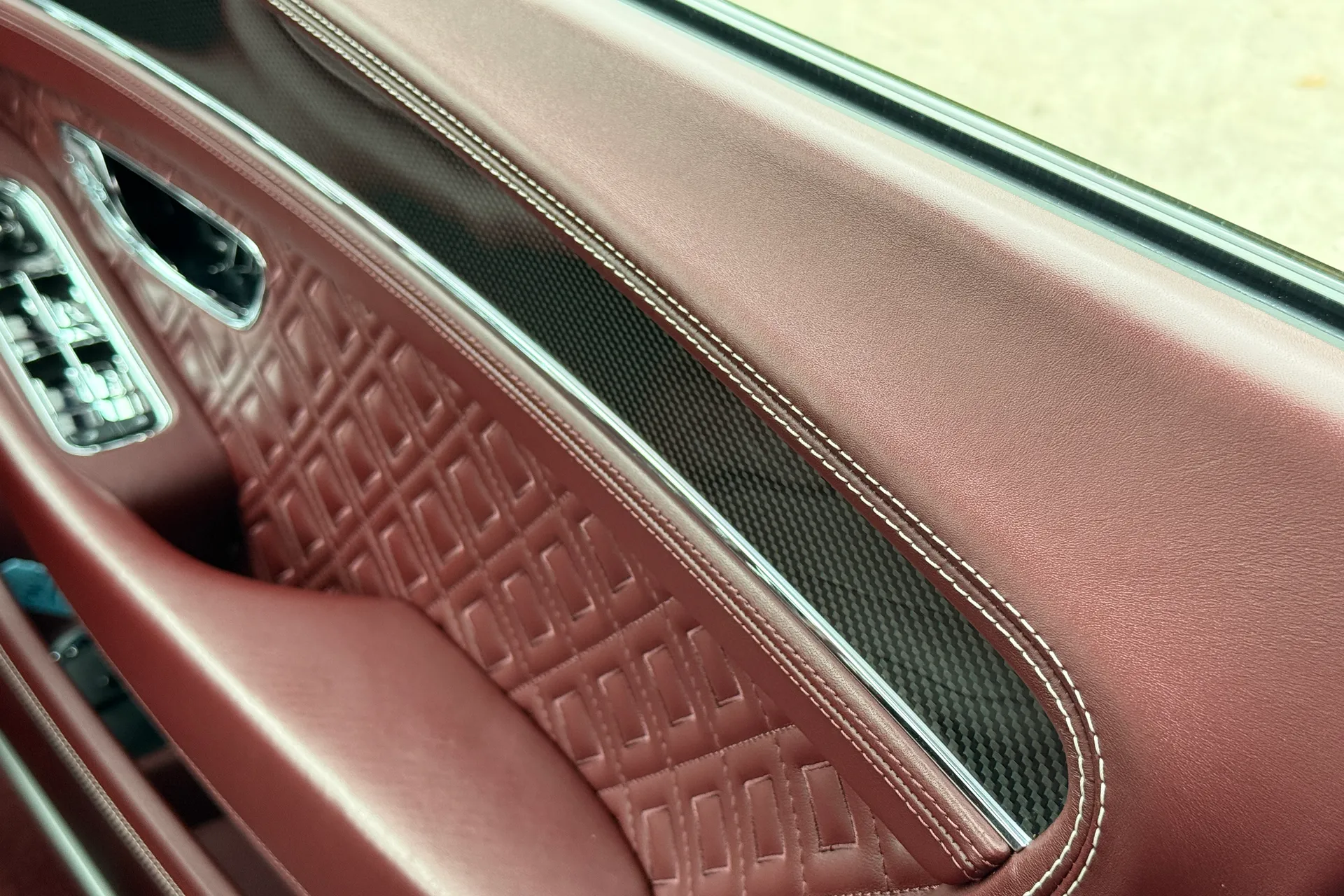 Bentley CONTINENTAL GT thumbnail image number 32