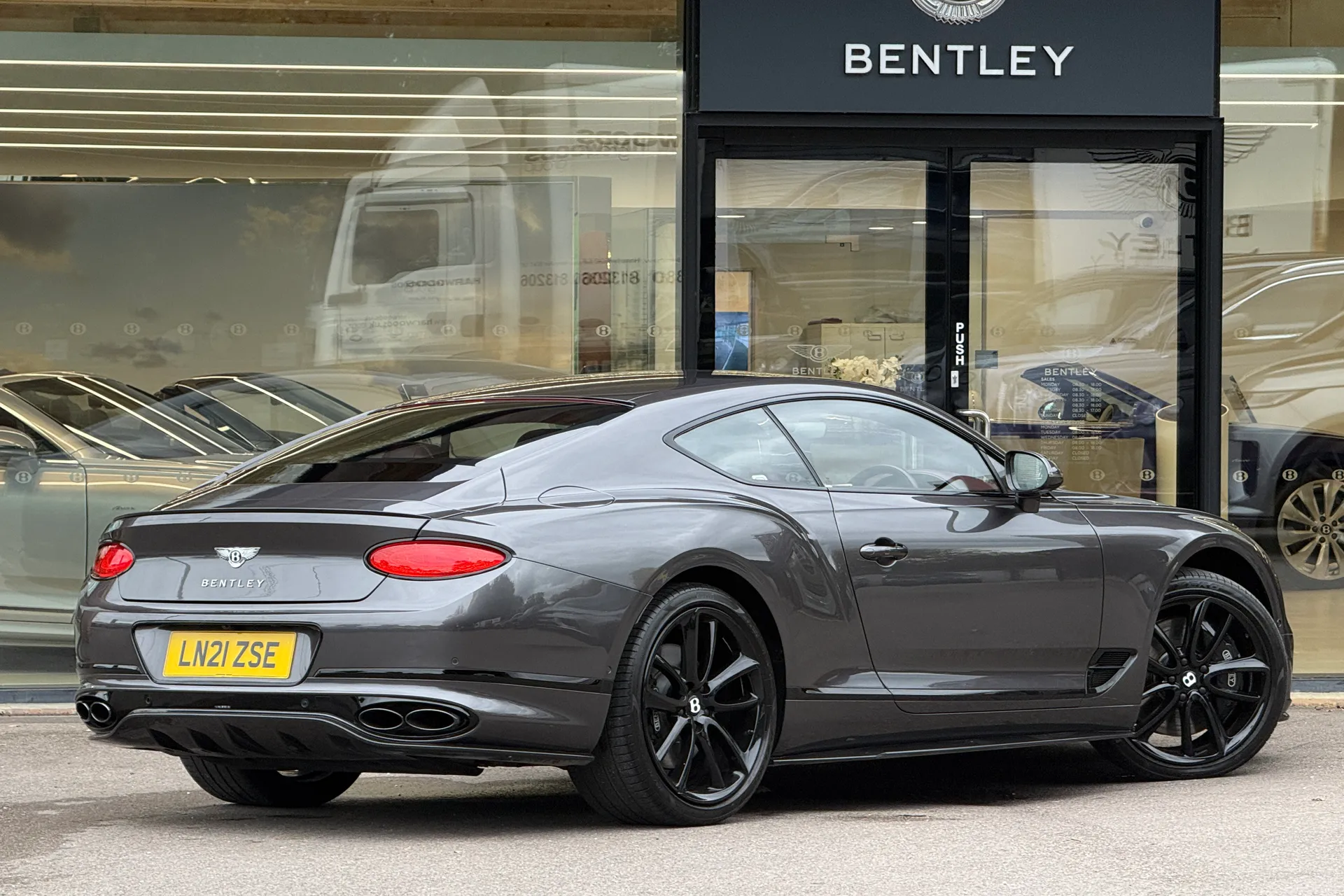 Bentley CONTINENTAL GT thumbnail image number 3