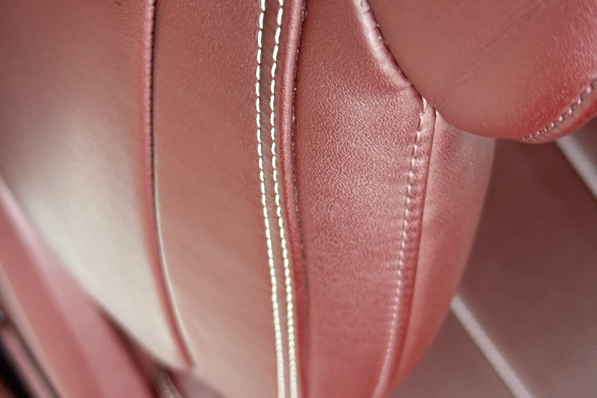 Bentley CONTINENTAL GT thumbnail image number 31