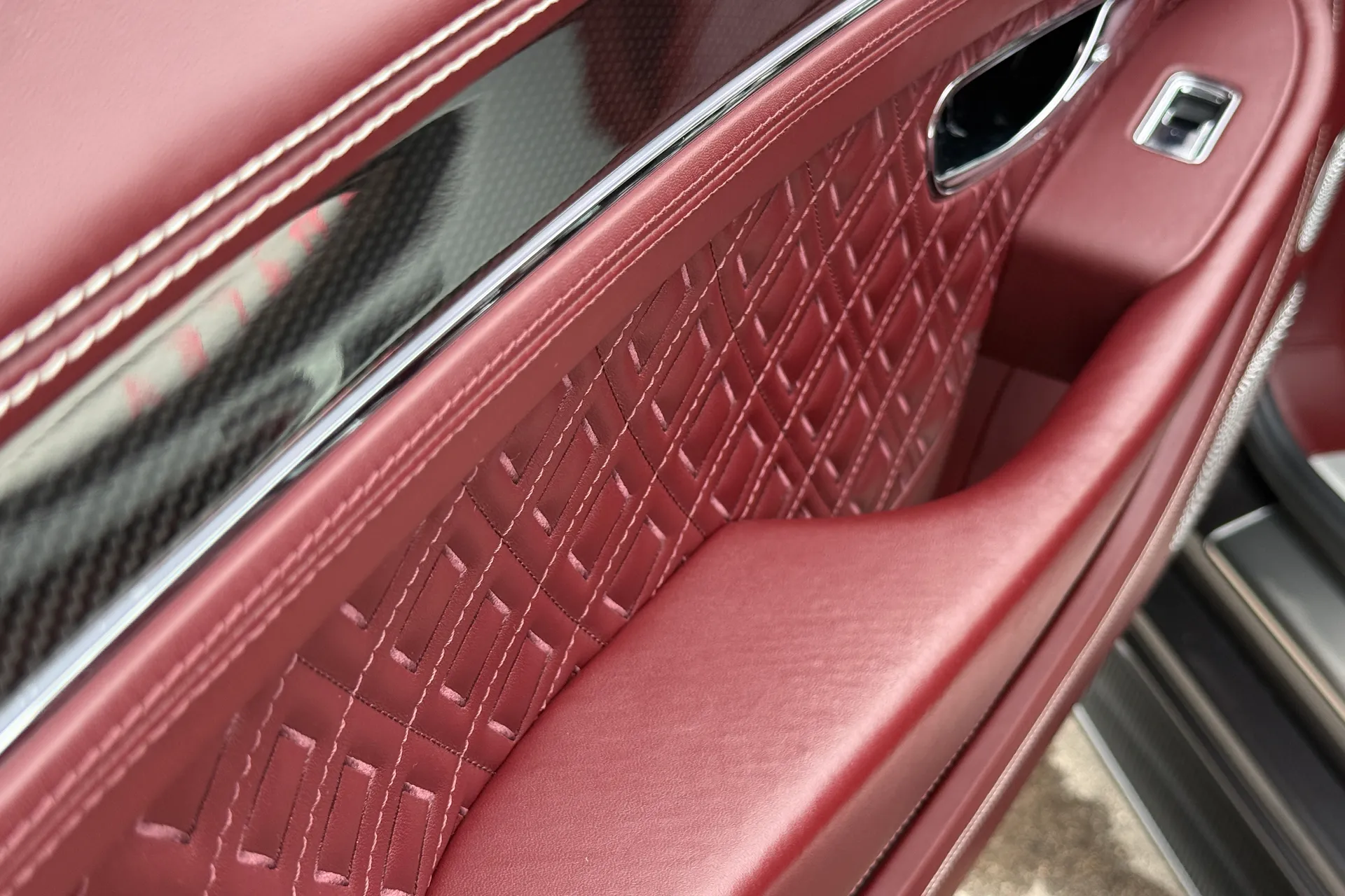 Bentley CONTINENTAL GT thumbnail image number 37