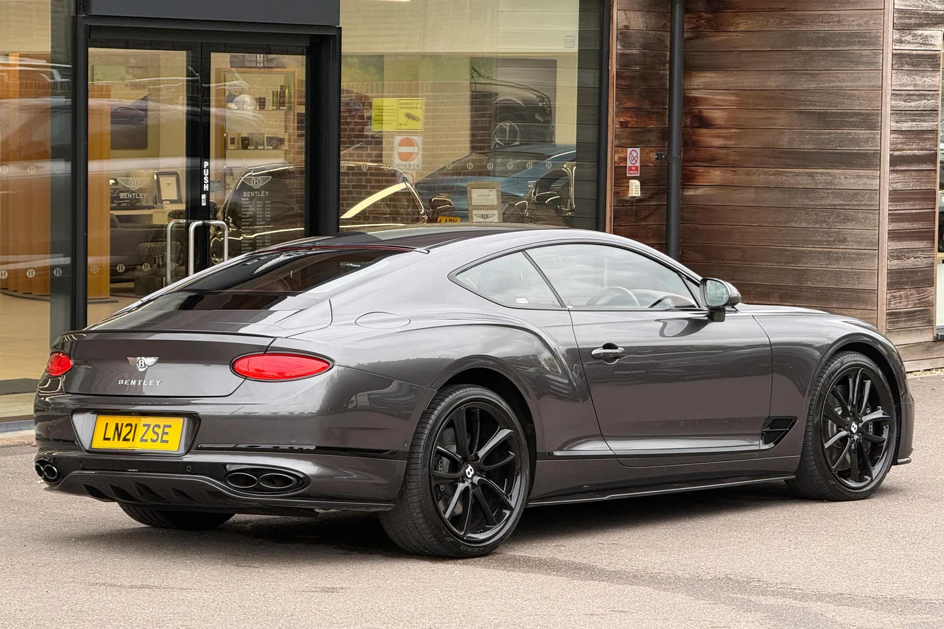 Bentley CONTINENTAL GT thumbnail image number 20