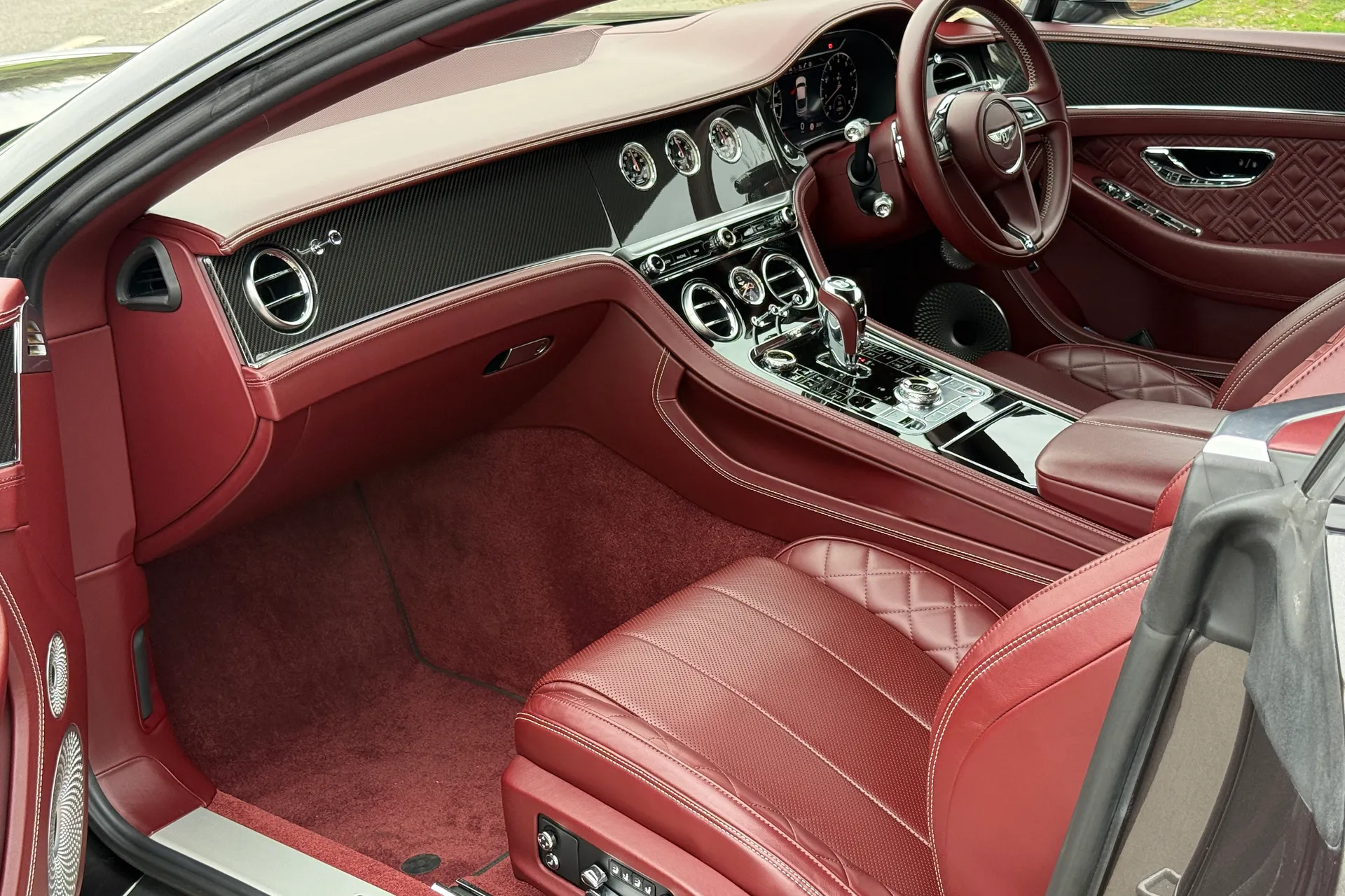 Bentley CONTINENTAL GT thumbnail image number 38