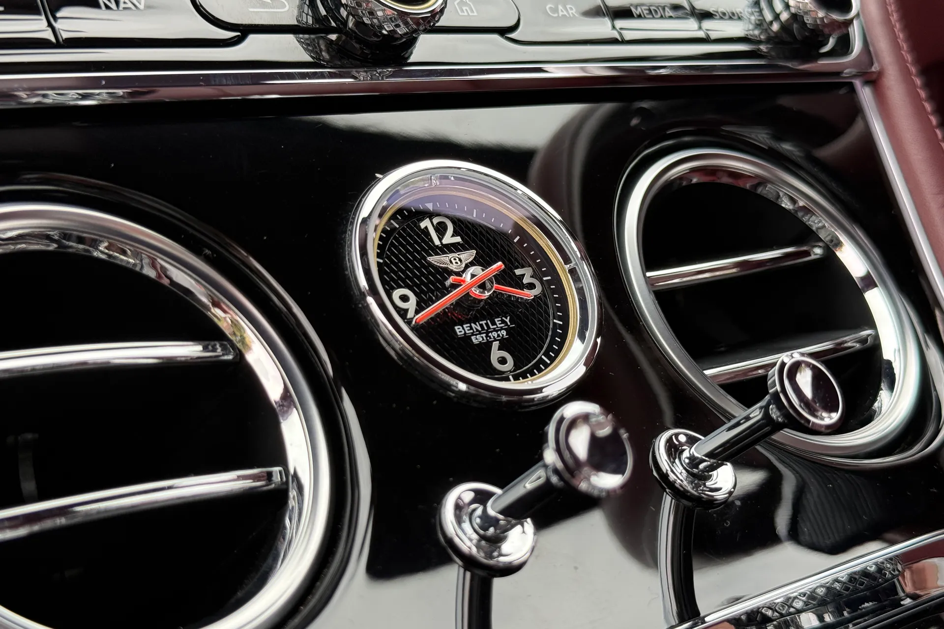 Bentley CONTINENTAL GT thumbnail image number 47