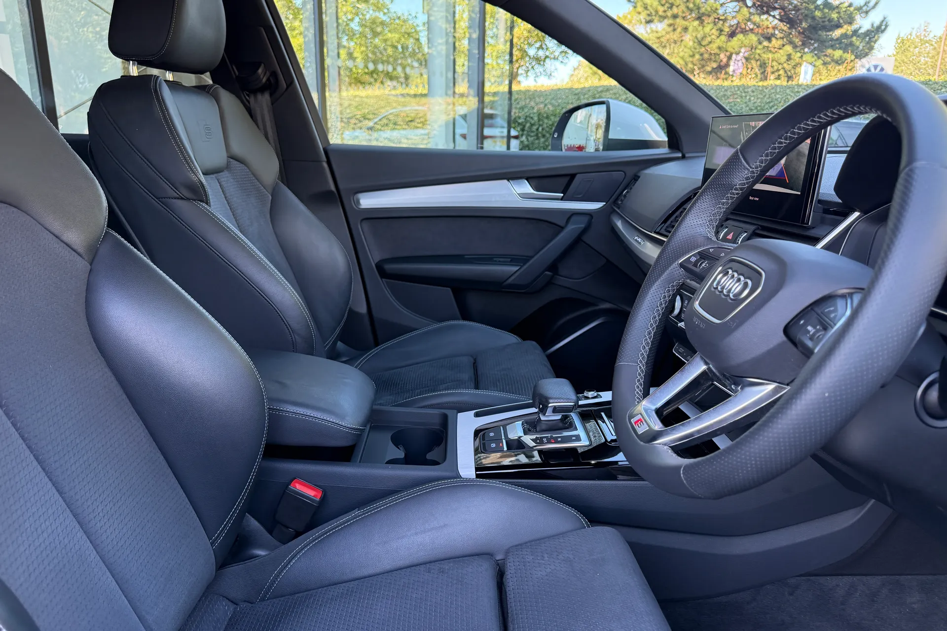 Audi Q5 thumbnail image number 15