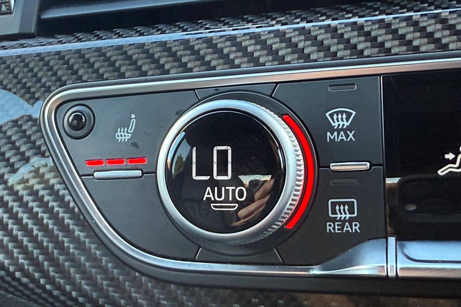 Audi RS4 thumbnail image number 16