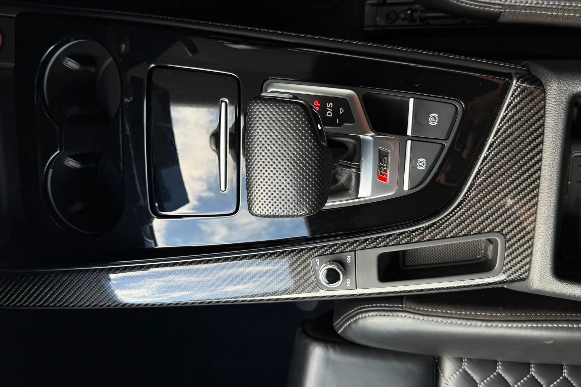 Audi RS4 thumbnail image number 80