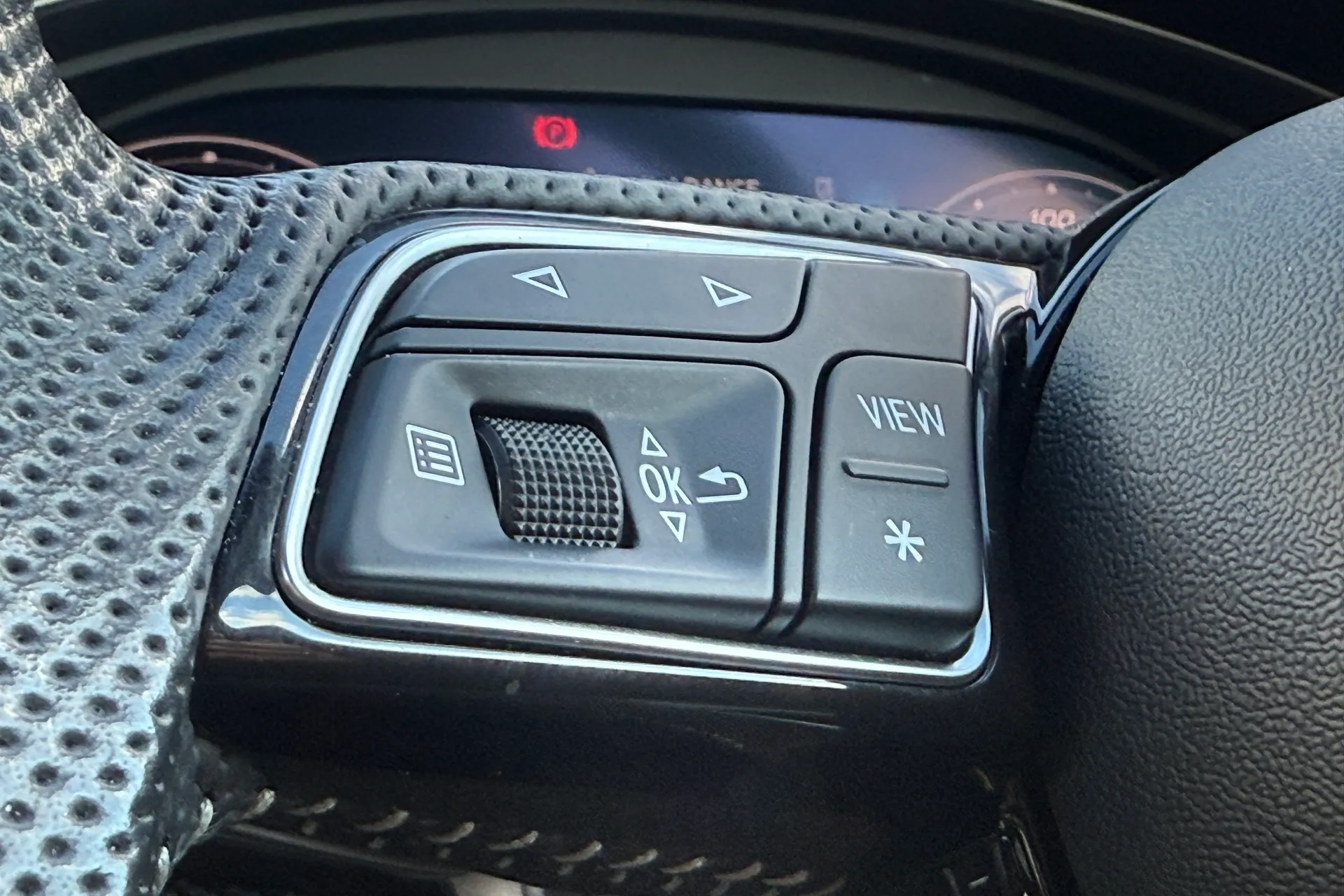 Audi RS4 thumbnail image number 21