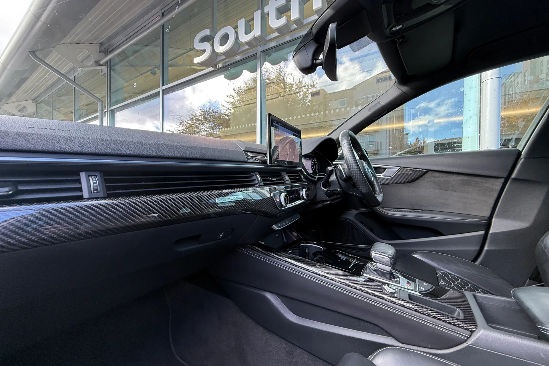 Audi RS4 thumbnail image number 10