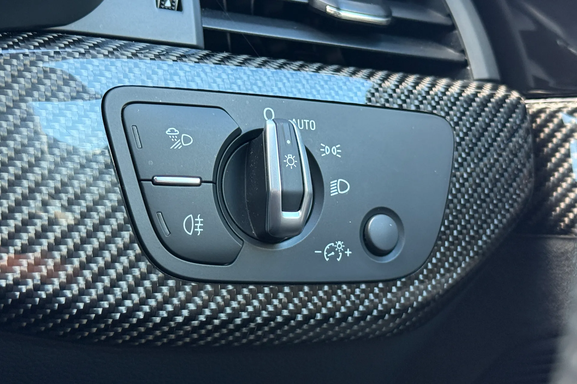 Audi RS4 thumbnail image number 40