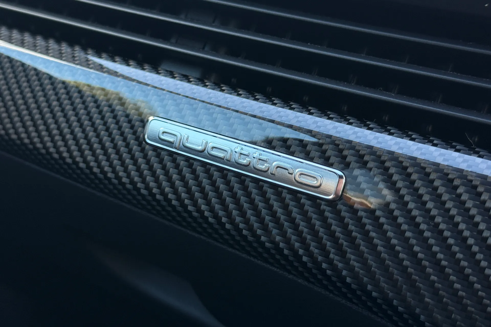 Audi RS4 thumbnail image number 17