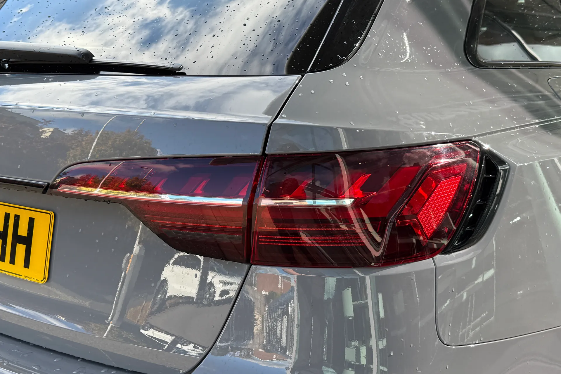 Audi RS4 thumbnail image number 57