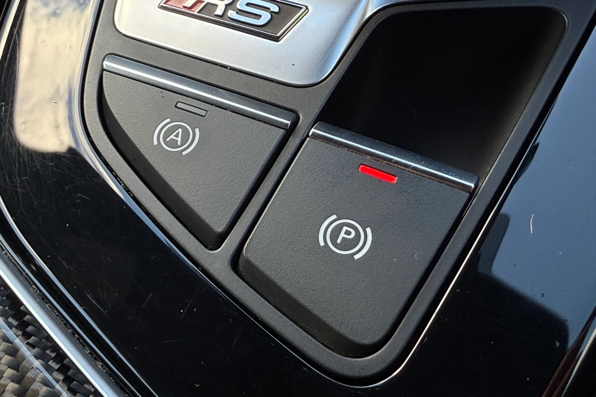 Audi RS4 thumbnail image number 27