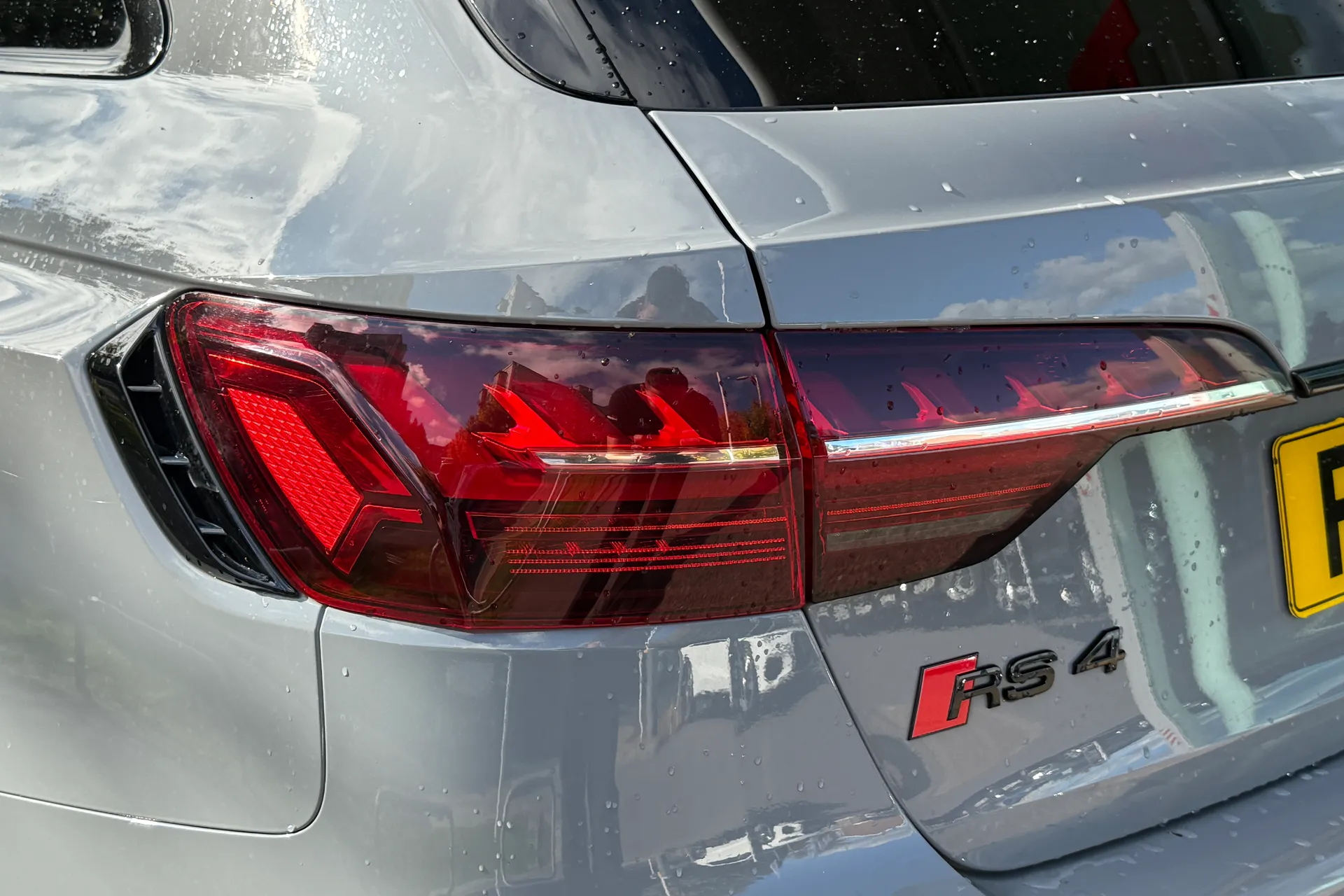 Audi RS4 thumbnail image number 58