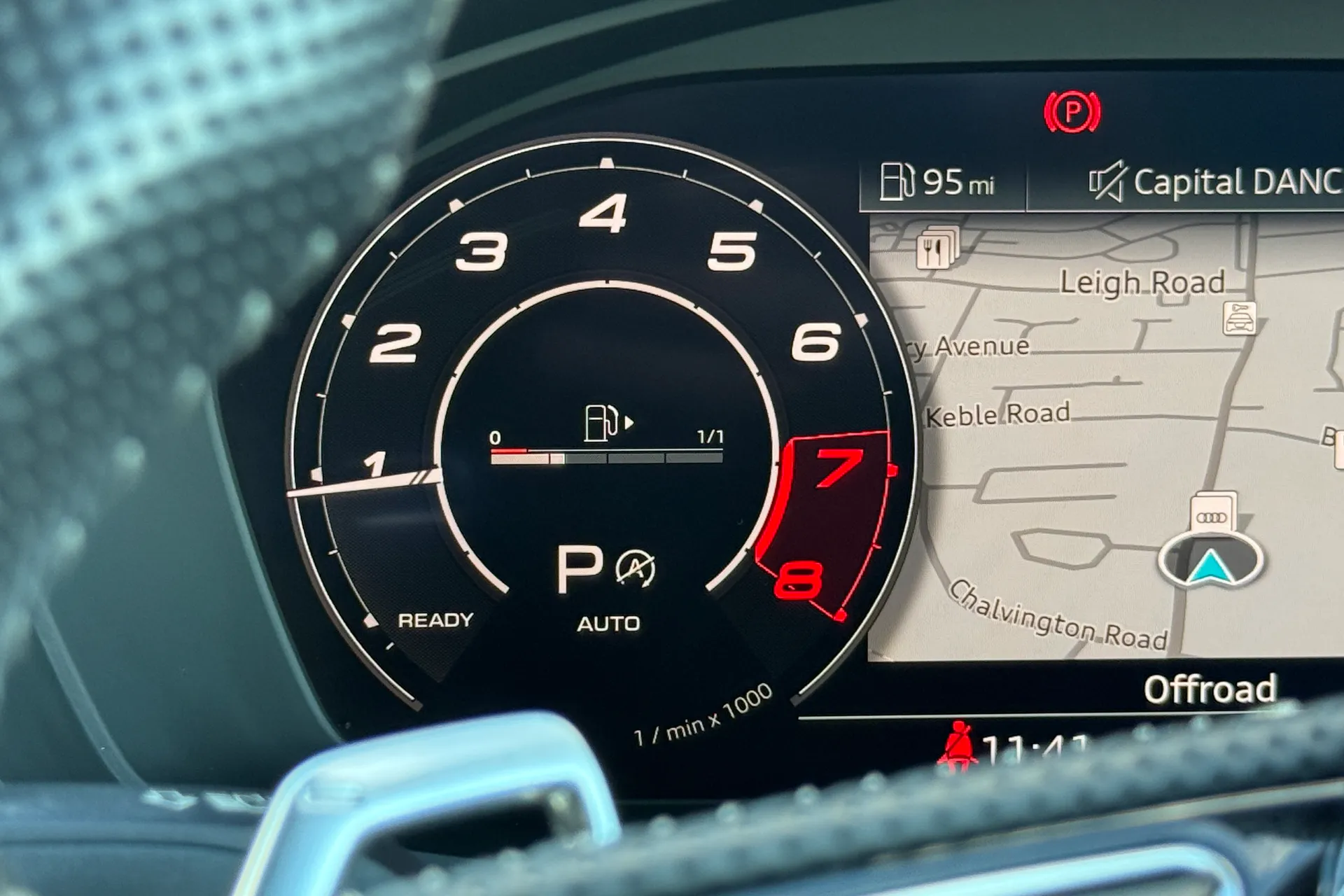 Audi RS4 thumbnail image number 14