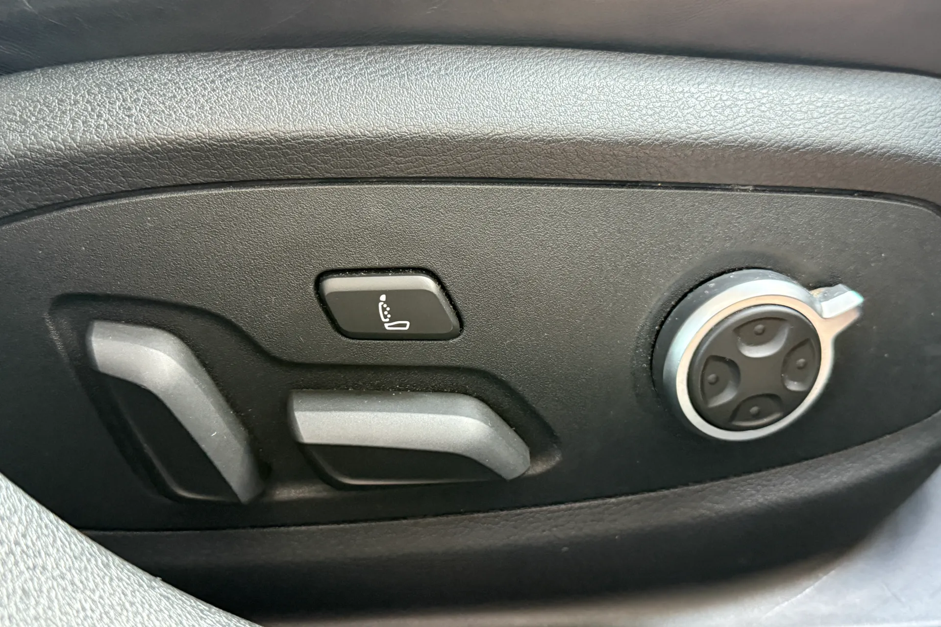 Audi RS4 thumbnail image number 8