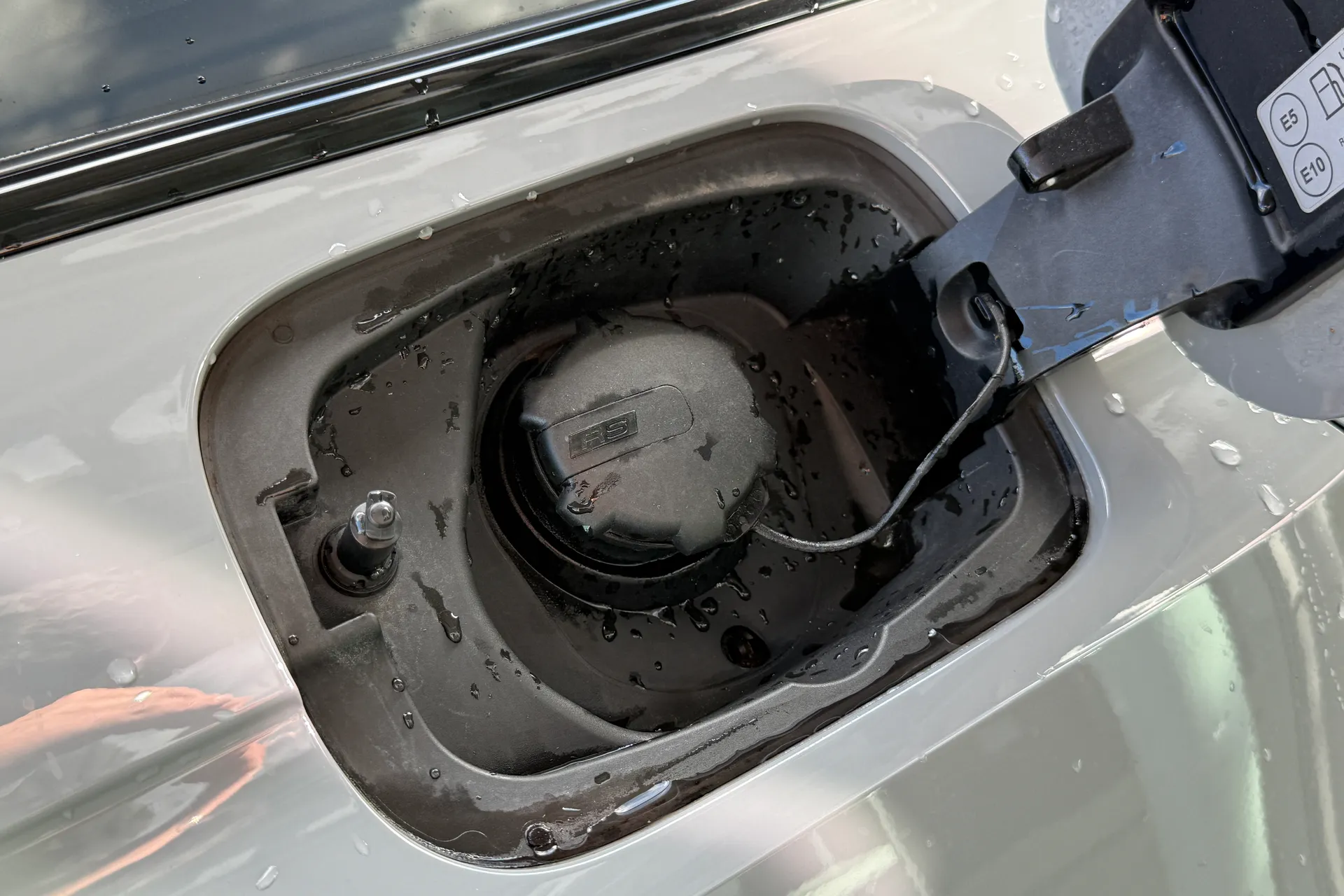 Audi RS4 thumbnail image number 55