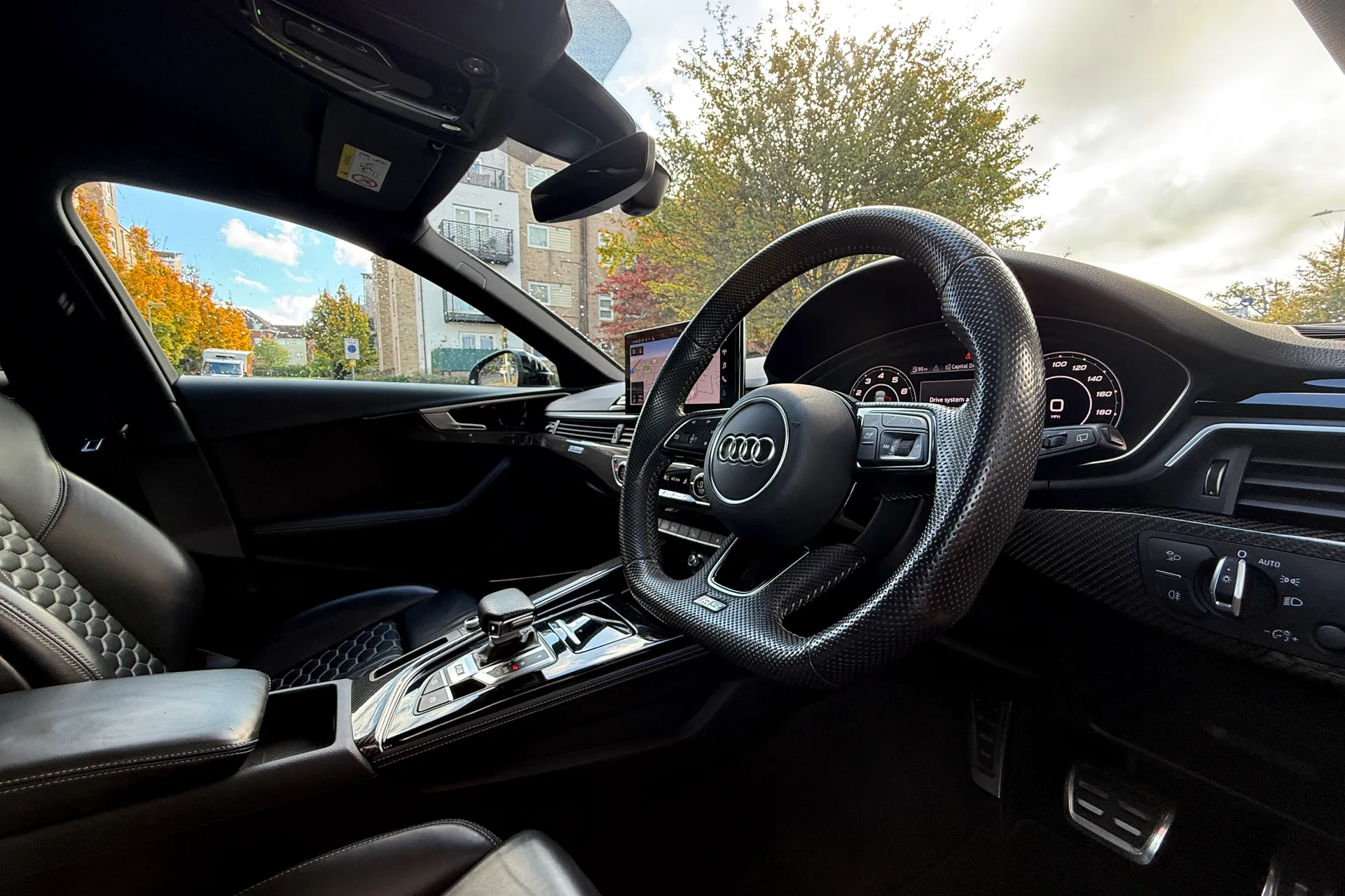 Audi RS4 thumbnail image number 13