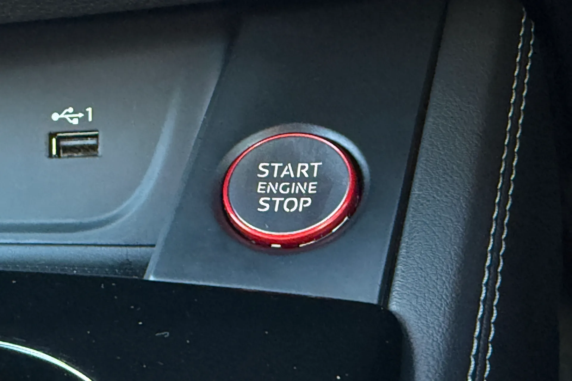 Audi RS4 thumbnail image number 34