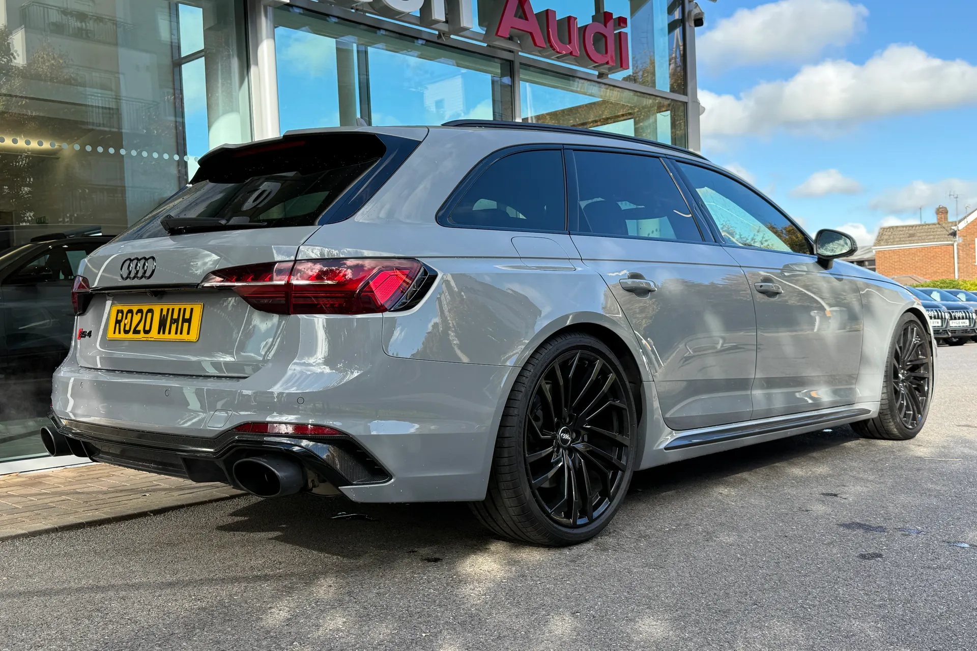 Audi RS4 thumbnail image number 81