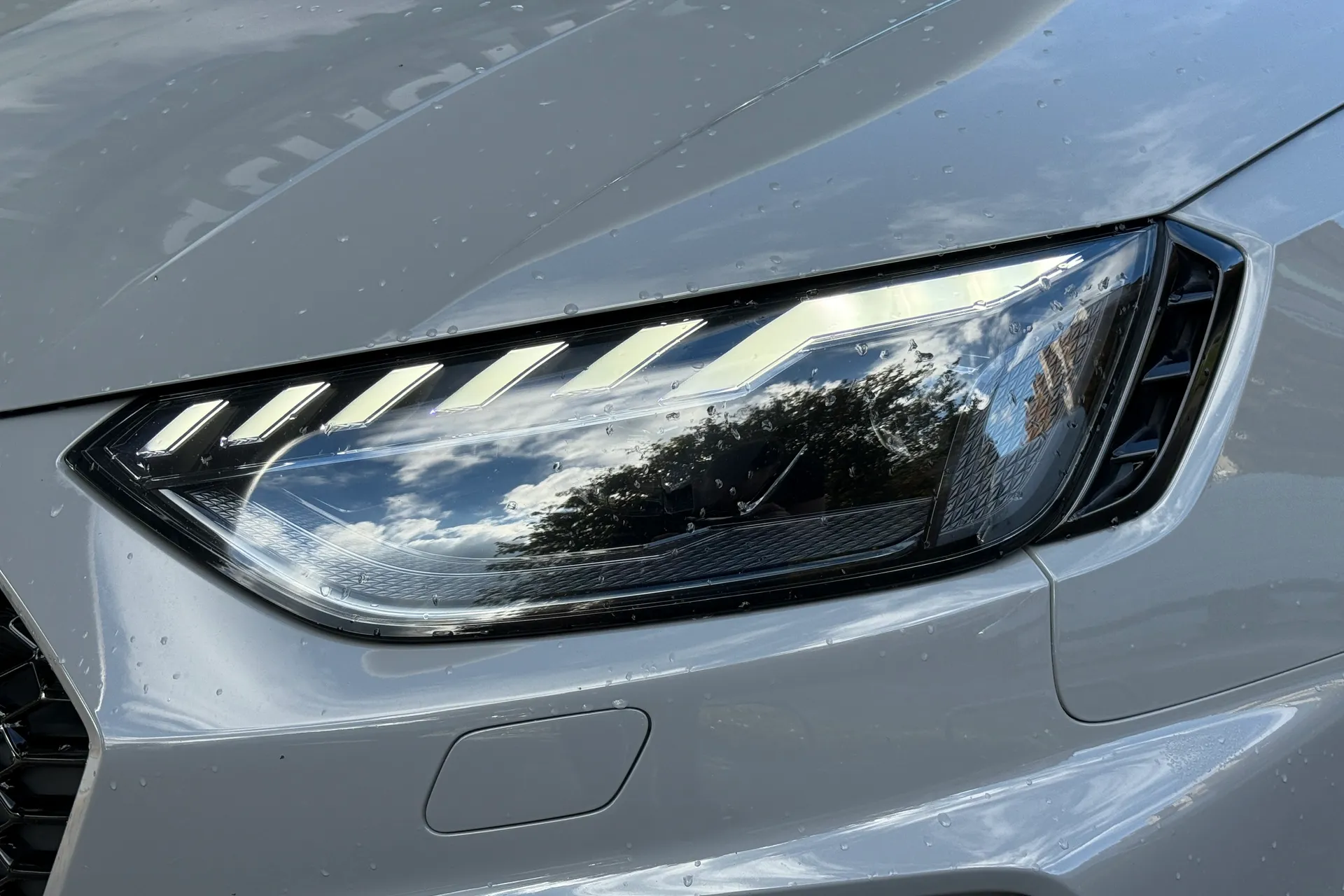 Audi RS4 thumbnail image number 73