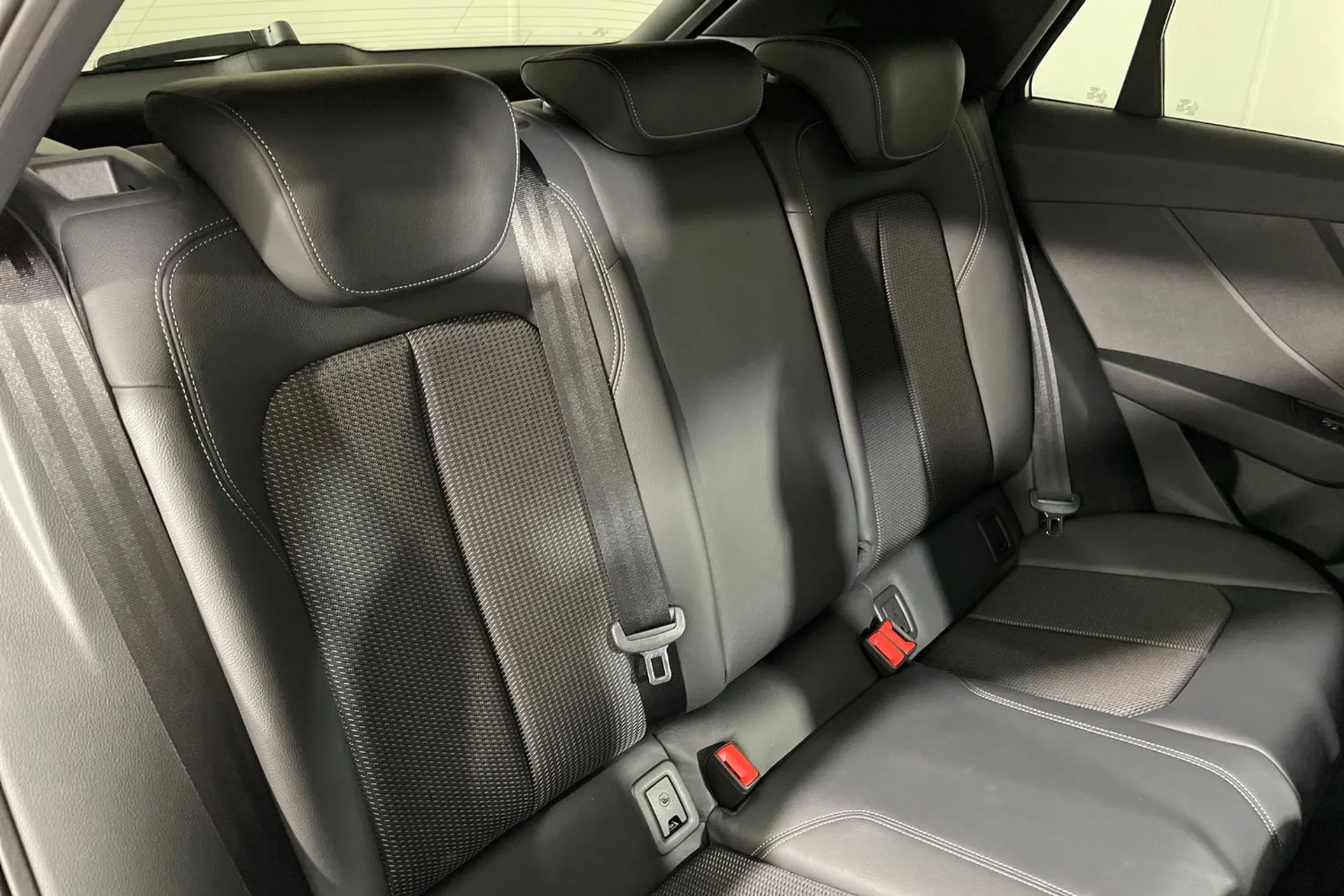 Audi Q2 thumbnail image number 52