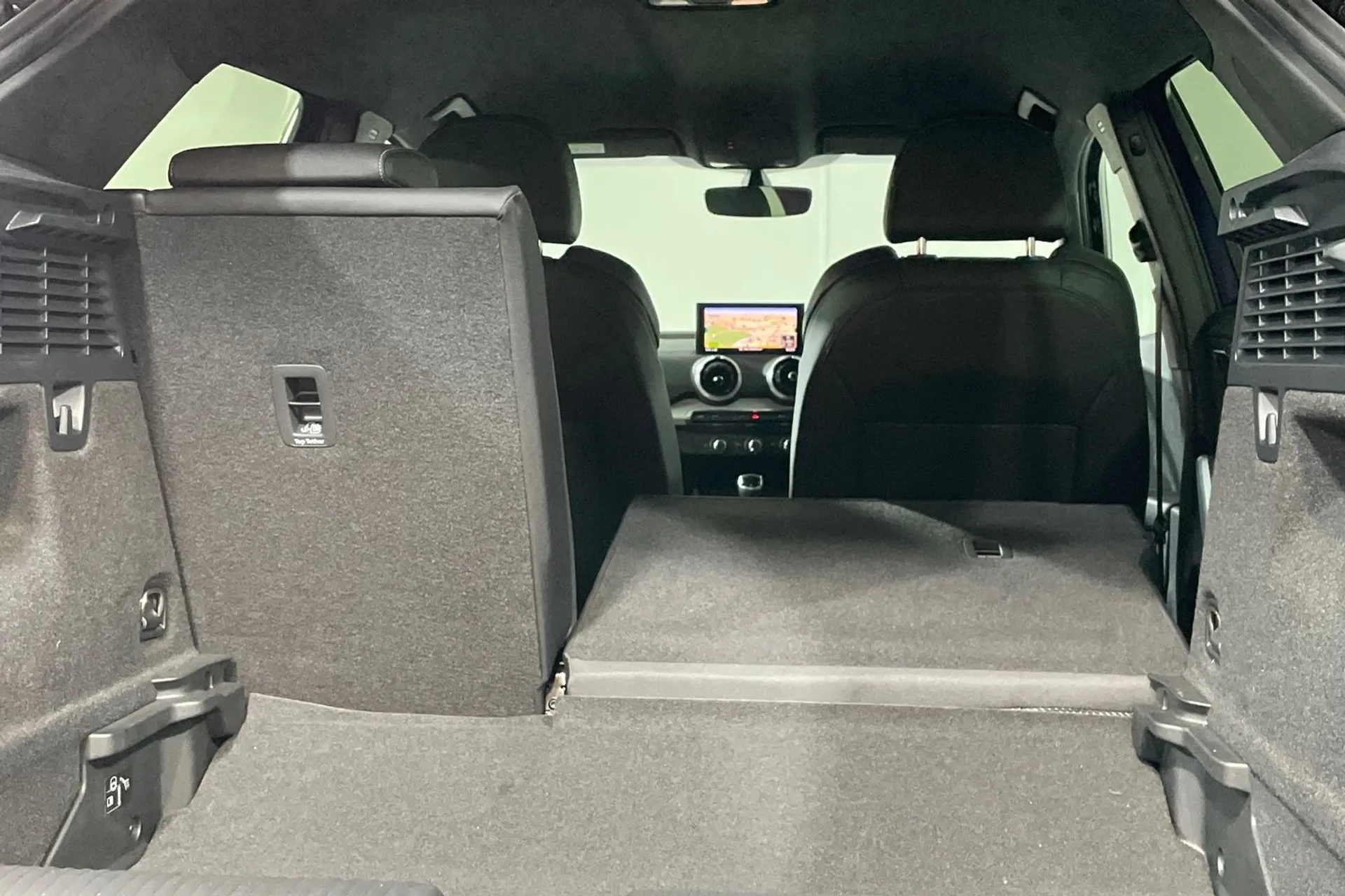 Audi Q2 thumbnail image number 20
