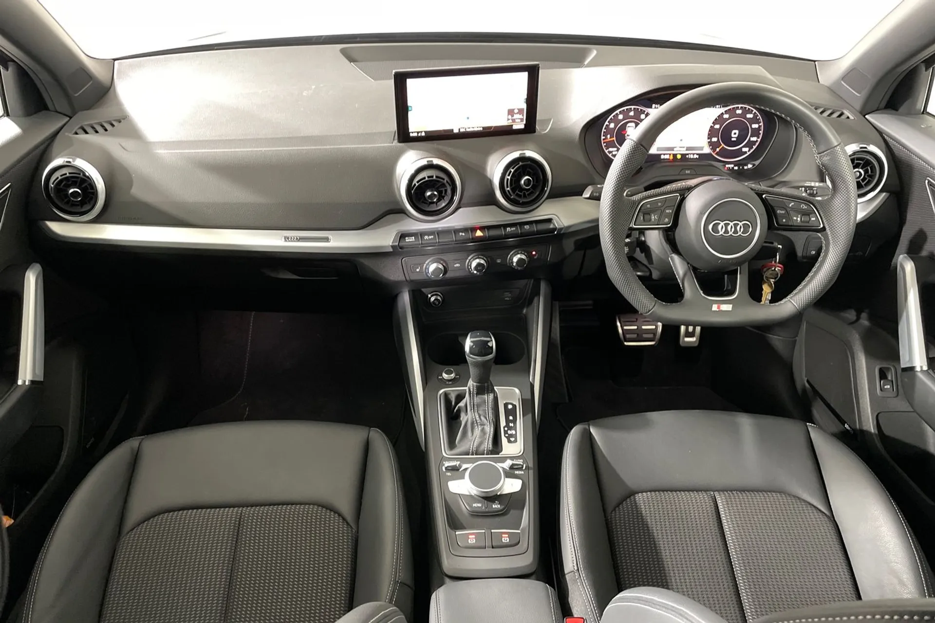 Audi Q2 thumbnail image number 35