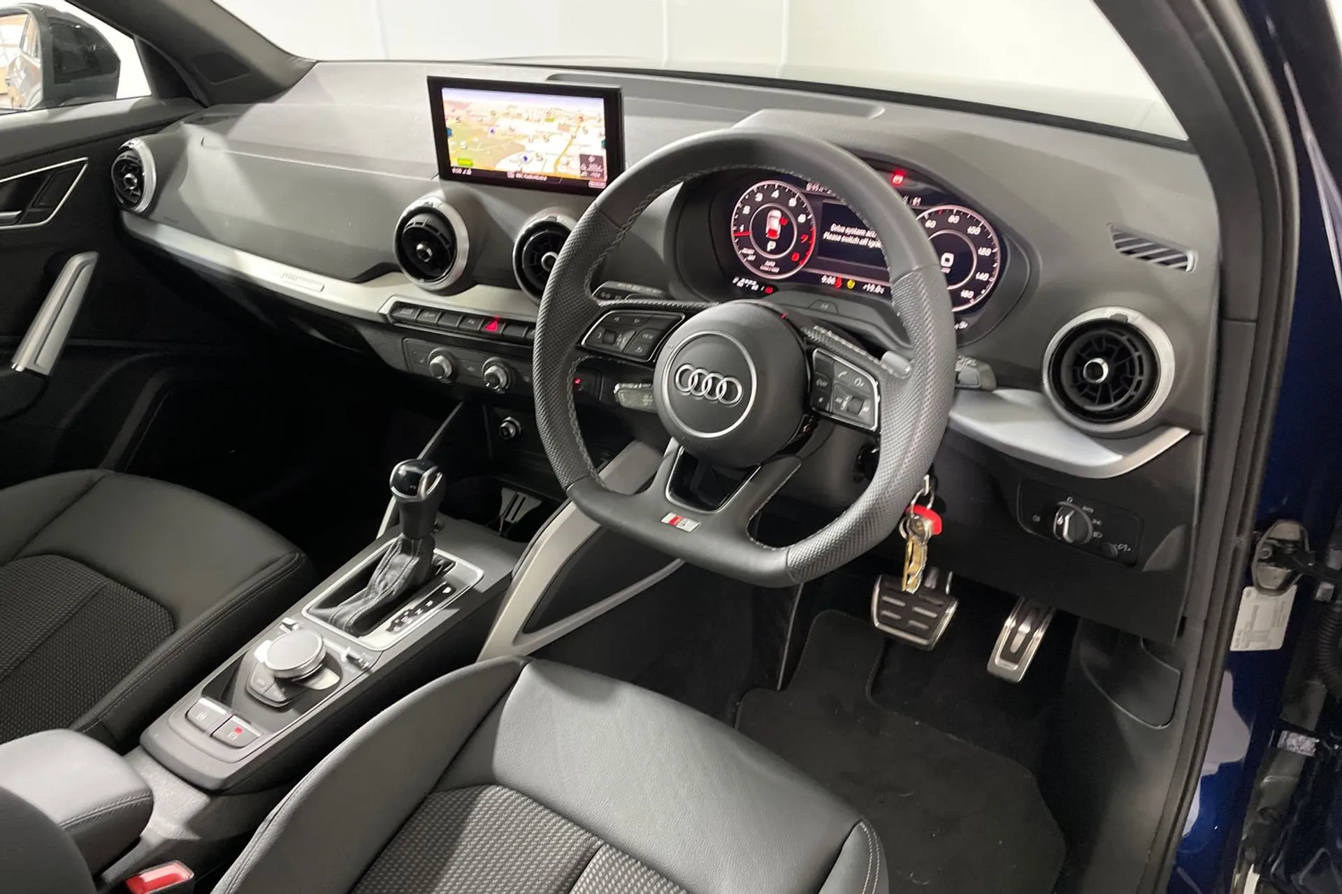 Audi Q2 thumbnail image number 27