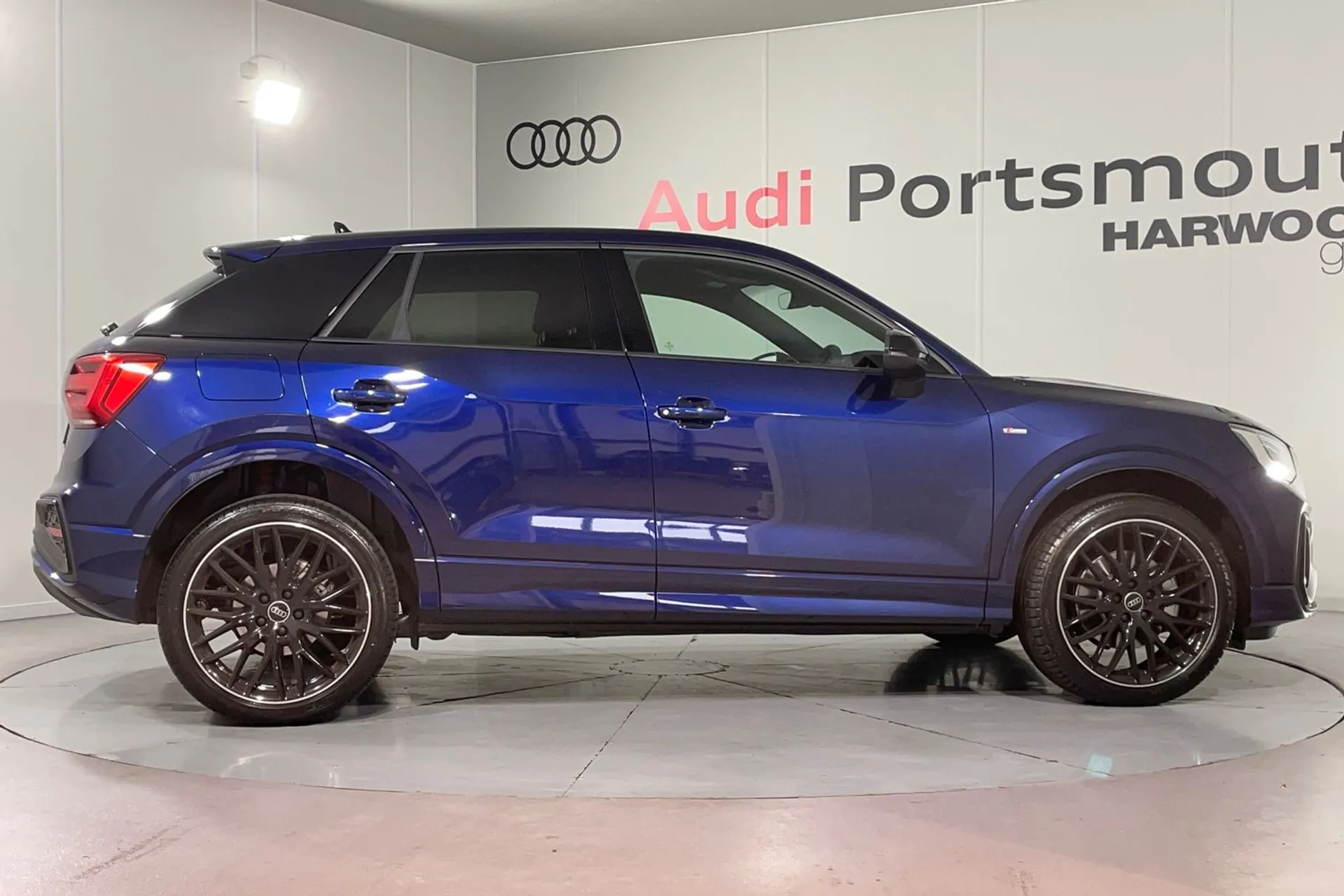 Audi Q2 thumbnail image number 2
