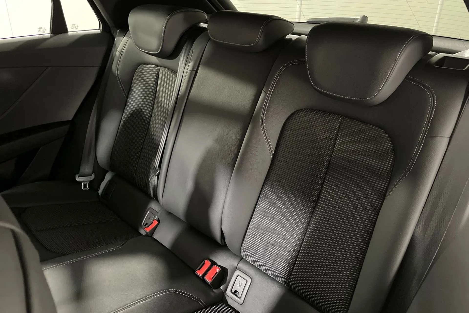 Audi Q2 thumbnail image number 53