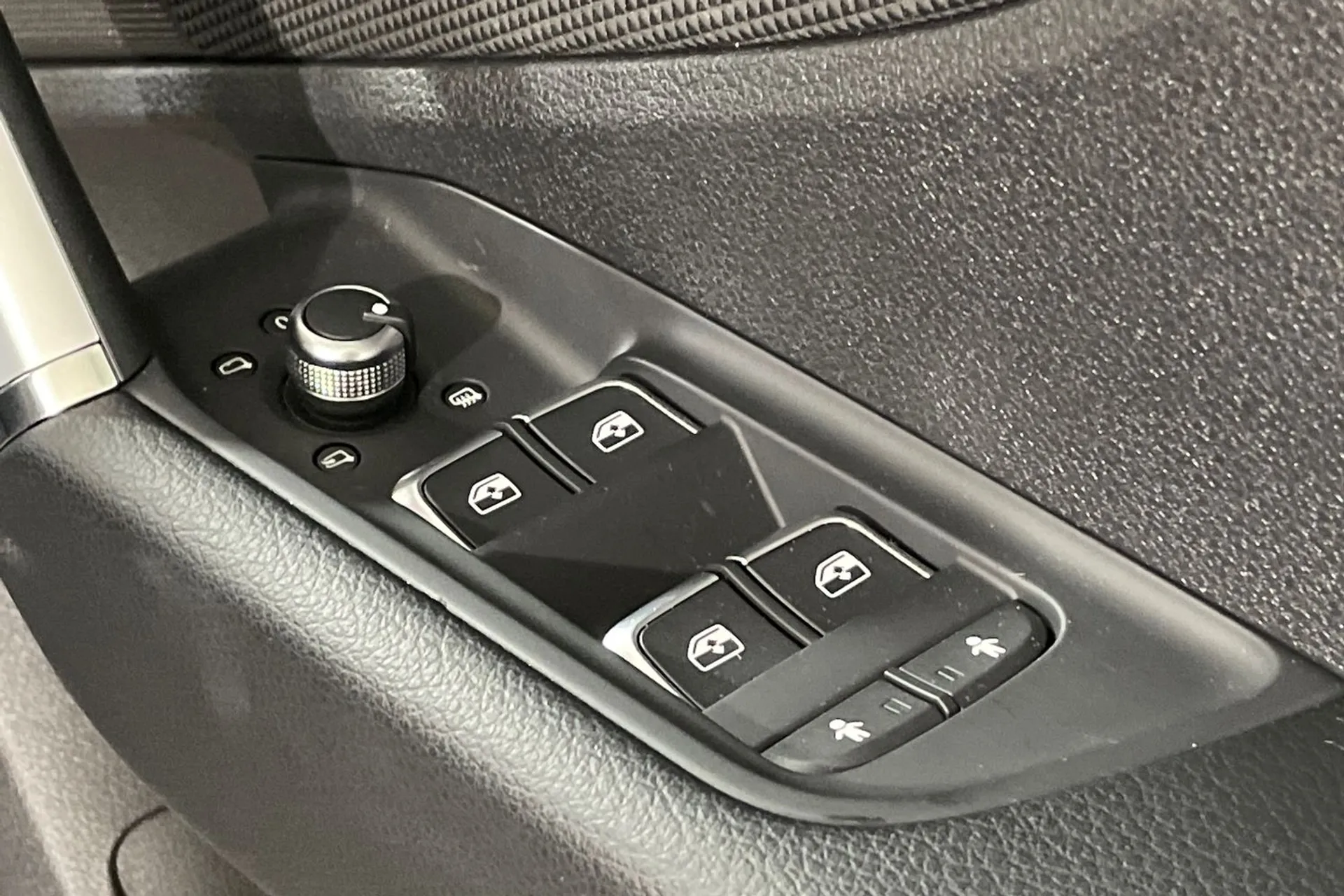 Audi Q2 thumbnail image number 40