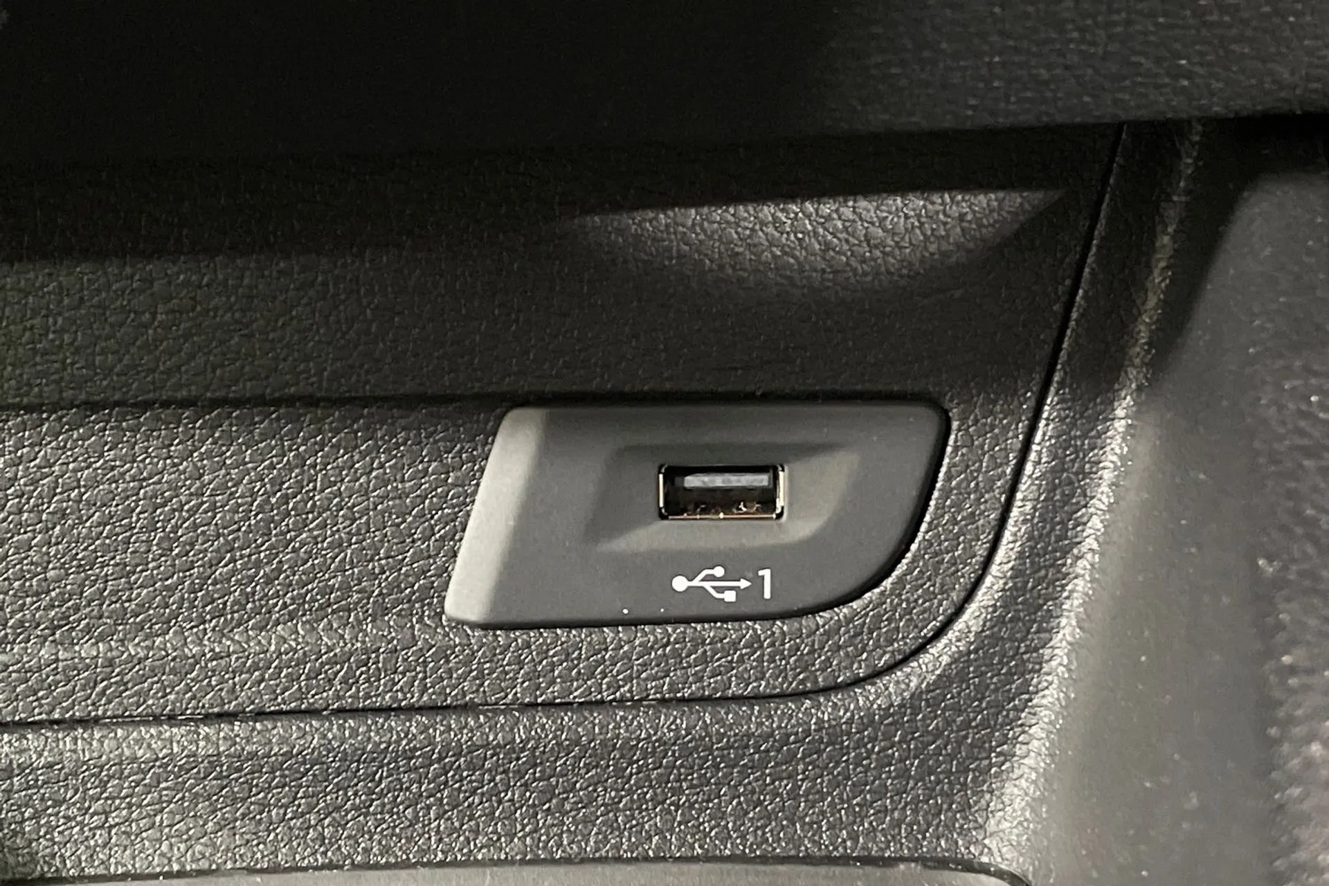 Audi Q2 thumbnail image number 43