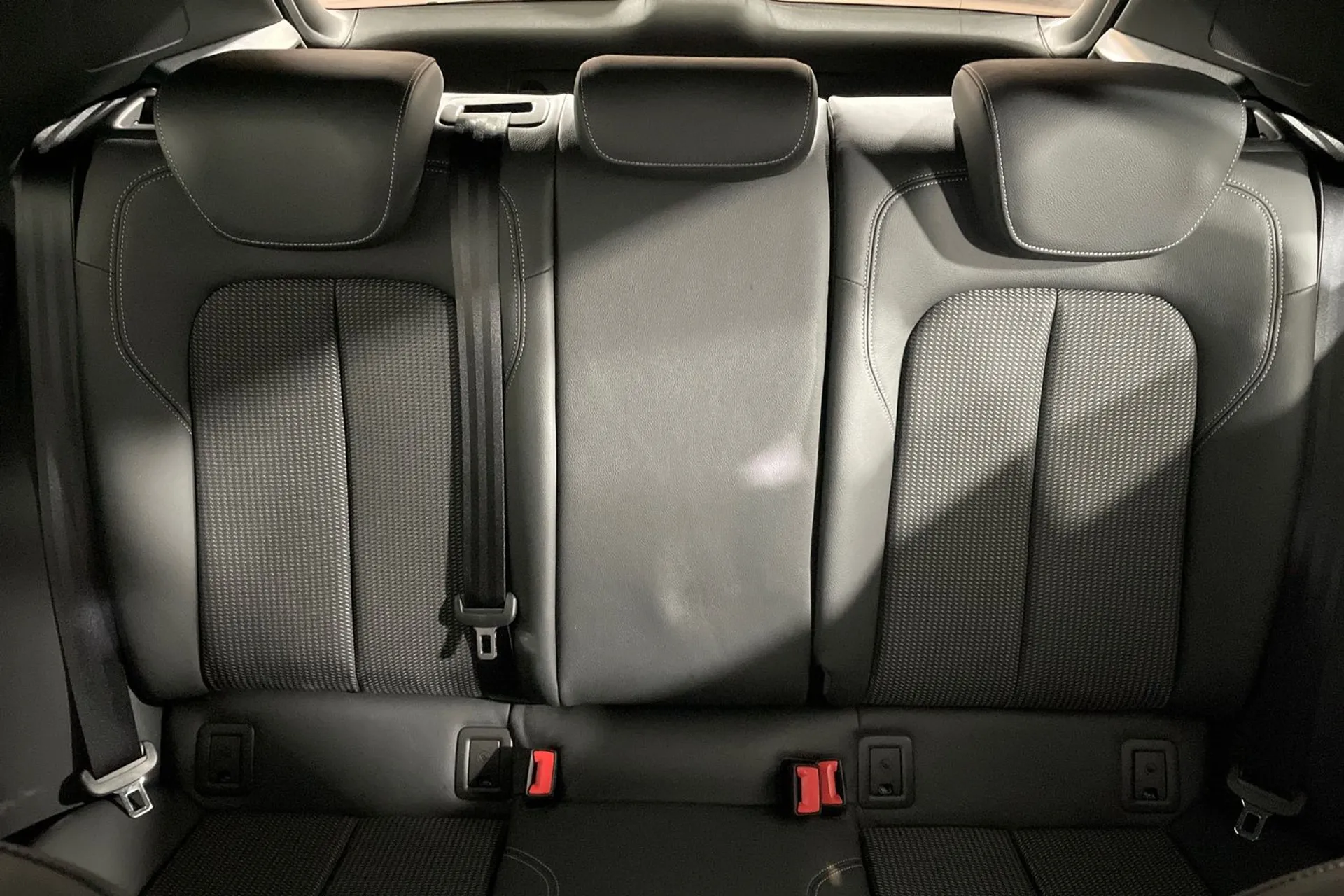 Audi Q2 thumbnail image number 32