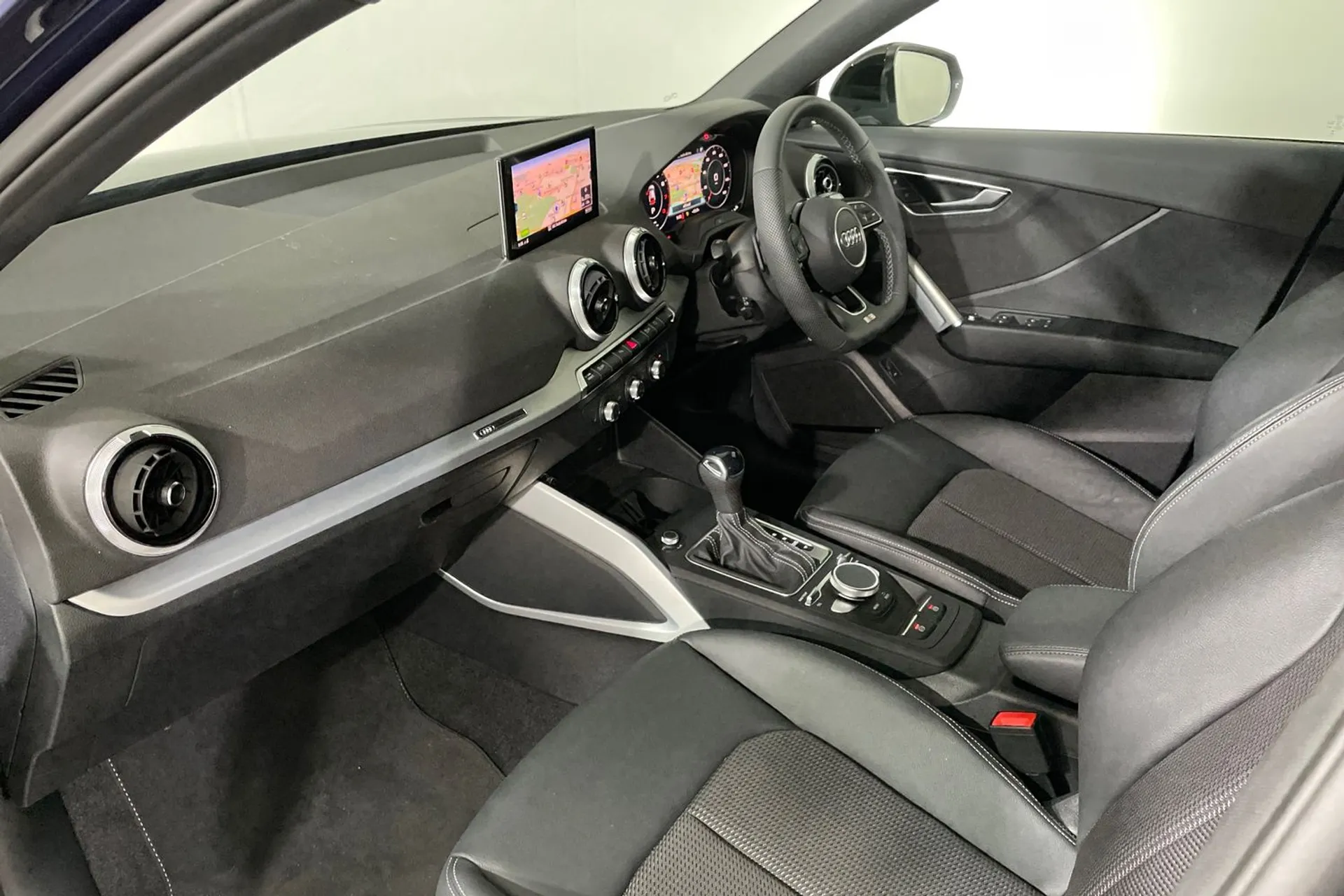 Audi Q2 thumbnail image number 28